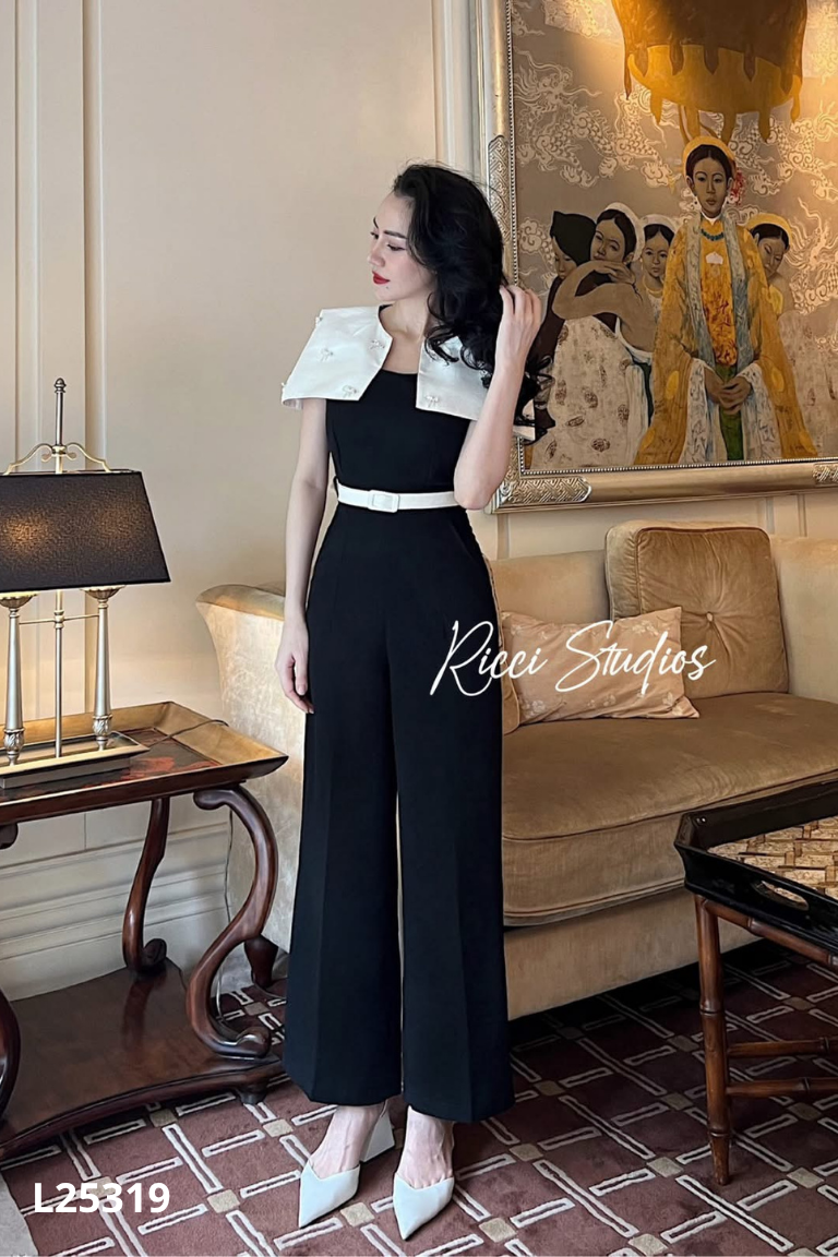 Jumpsuit RICCI đen phối choàng vai trắng