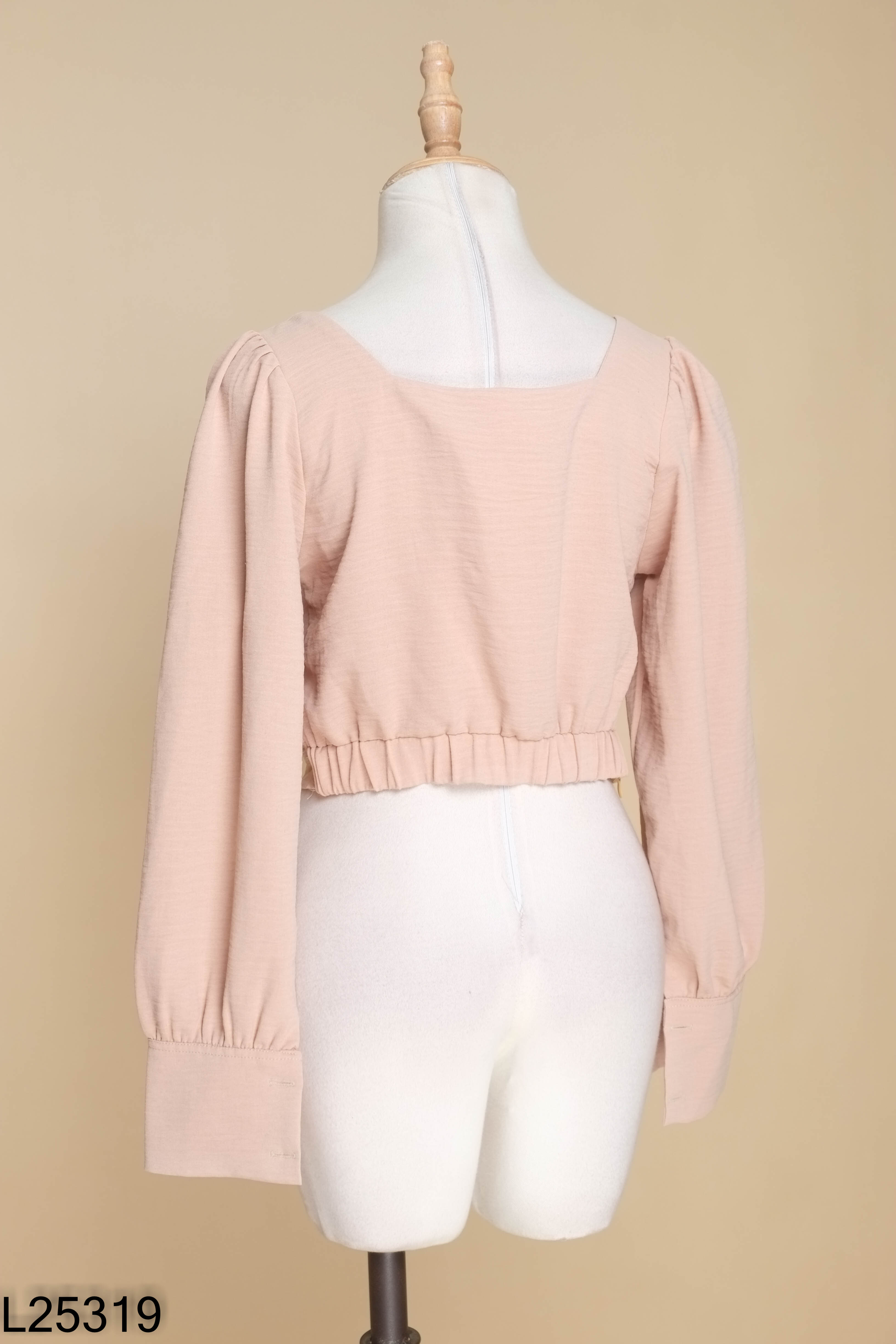 Áo UNIQLO be cổ vuông tay bồng