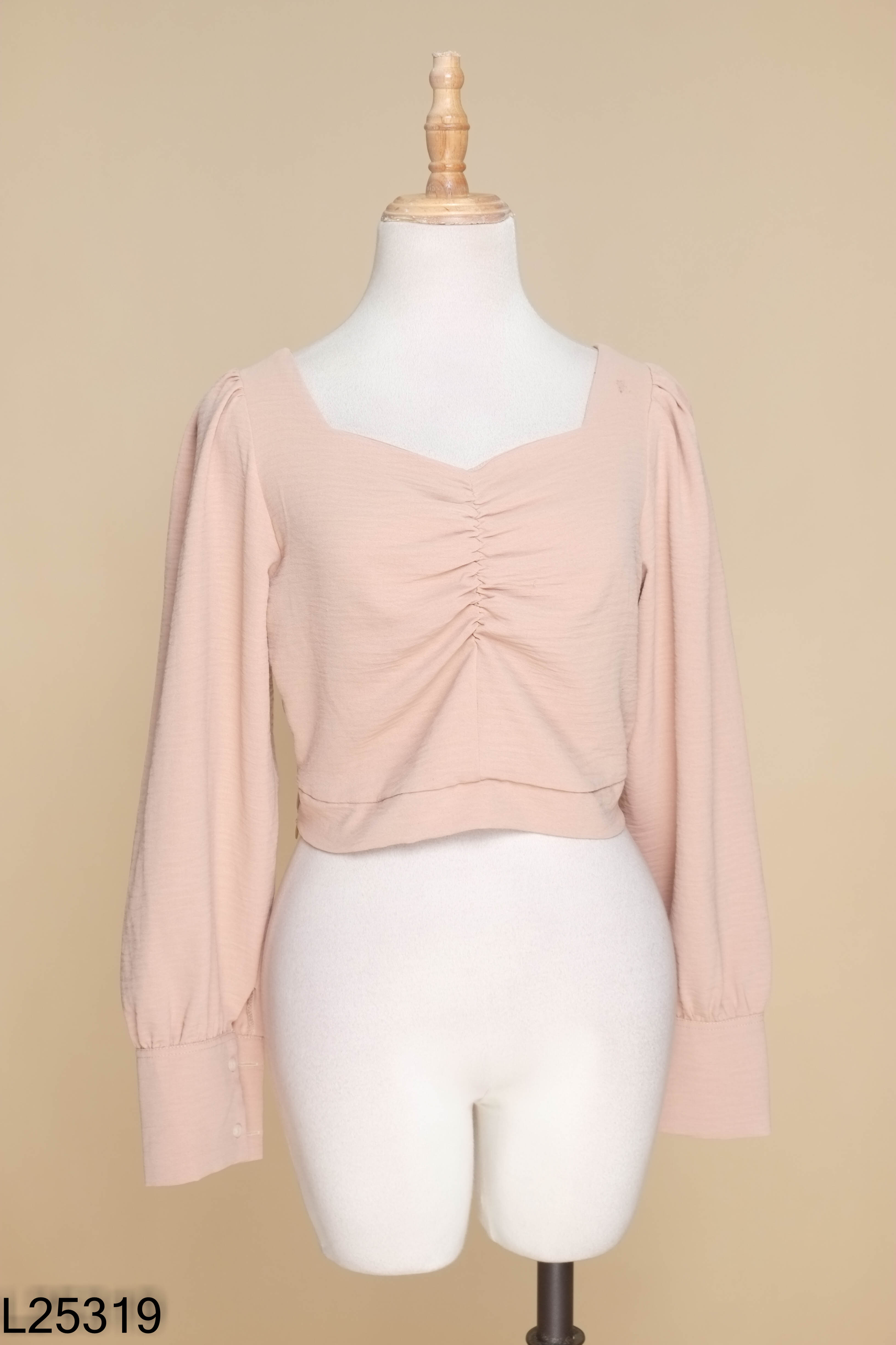 Áo UNIQLO be cổ vuông tay bồng