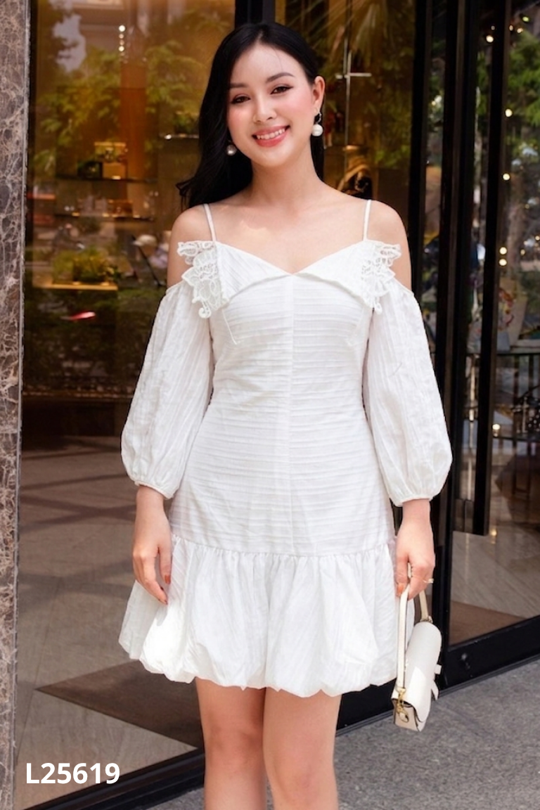 Váy trắng hai dây phối ren