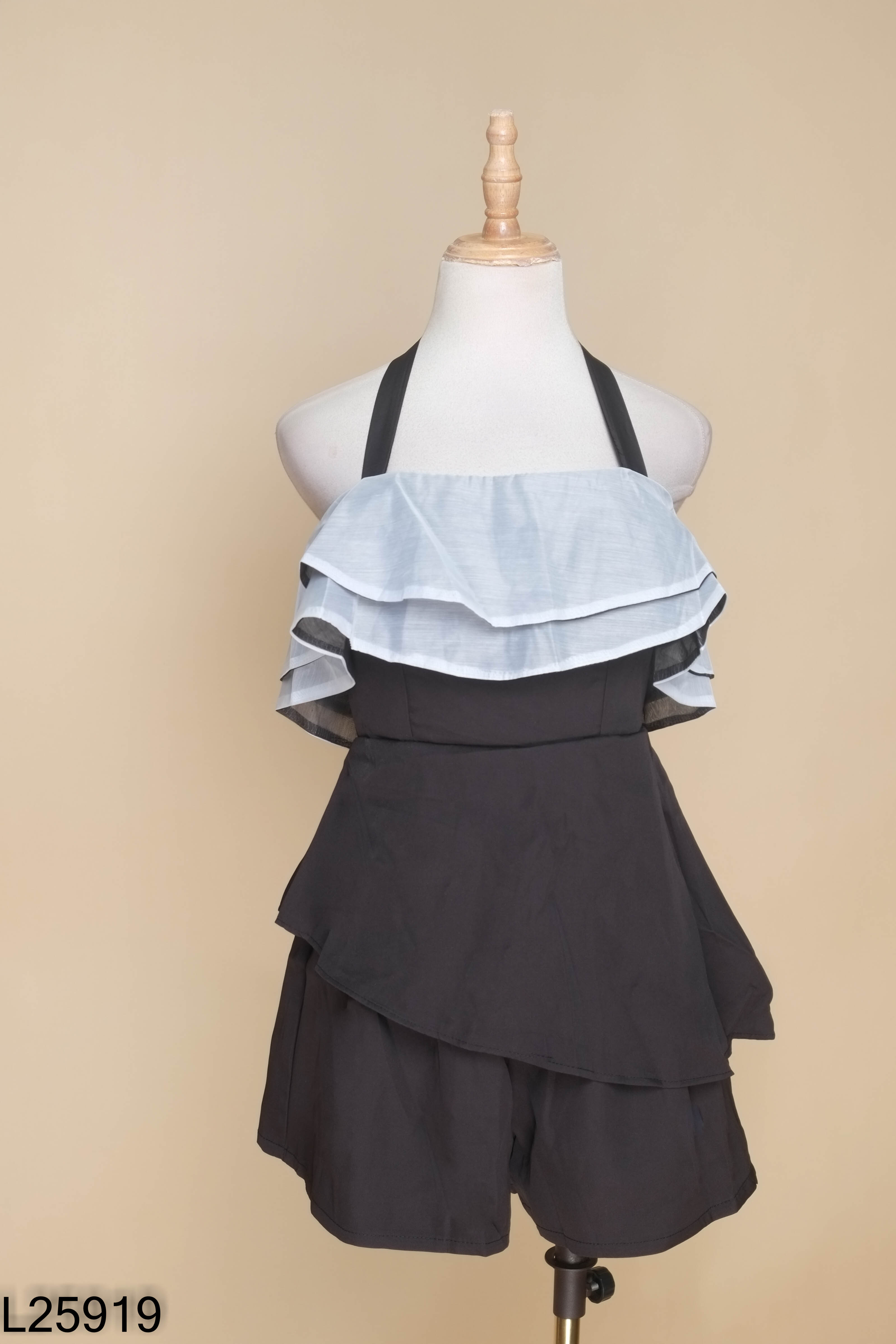 Set áo quây phối voan trắng + quần short đen