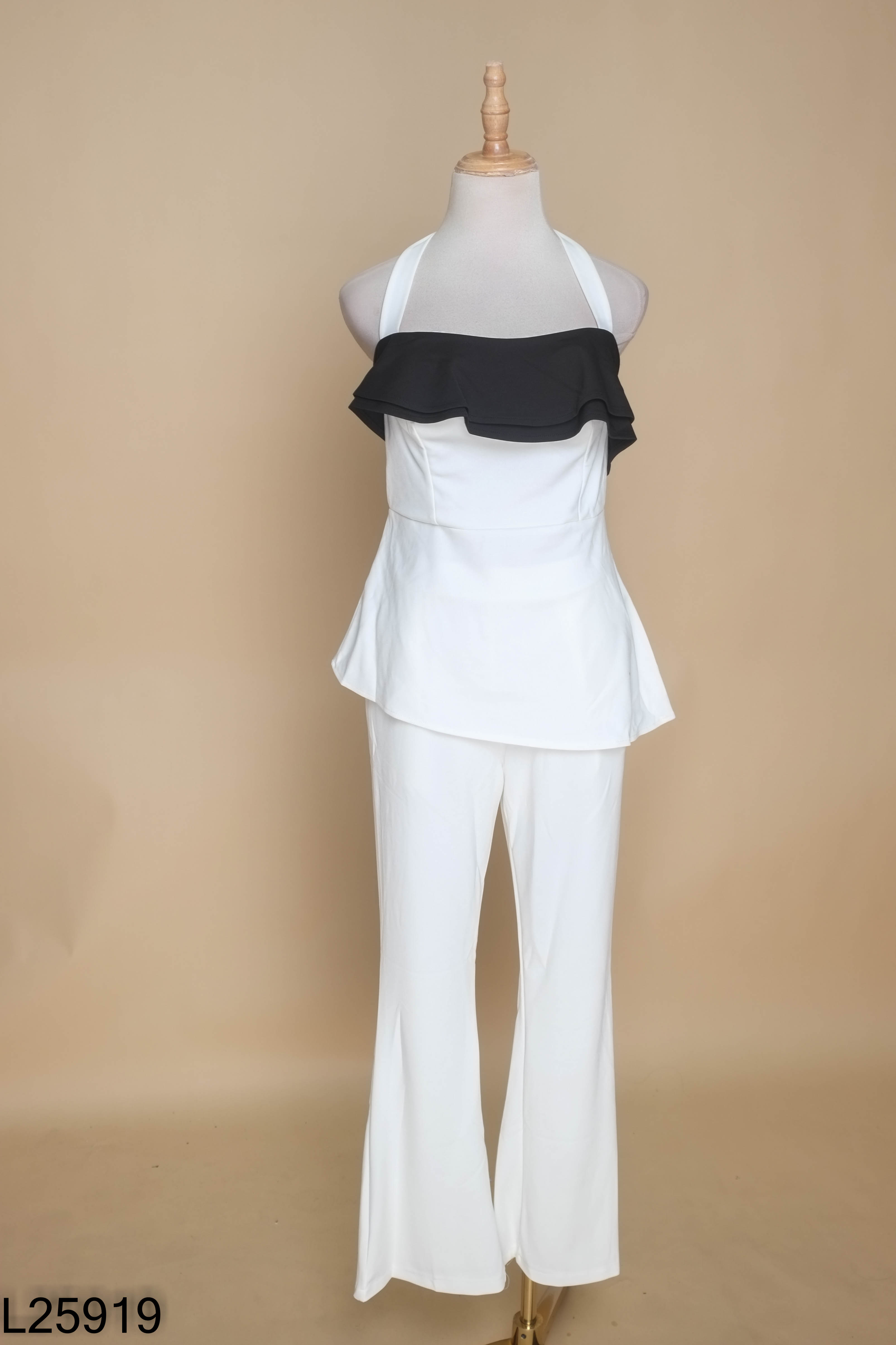 NEWTAG Set áo quây phối đen + quần dài trắng