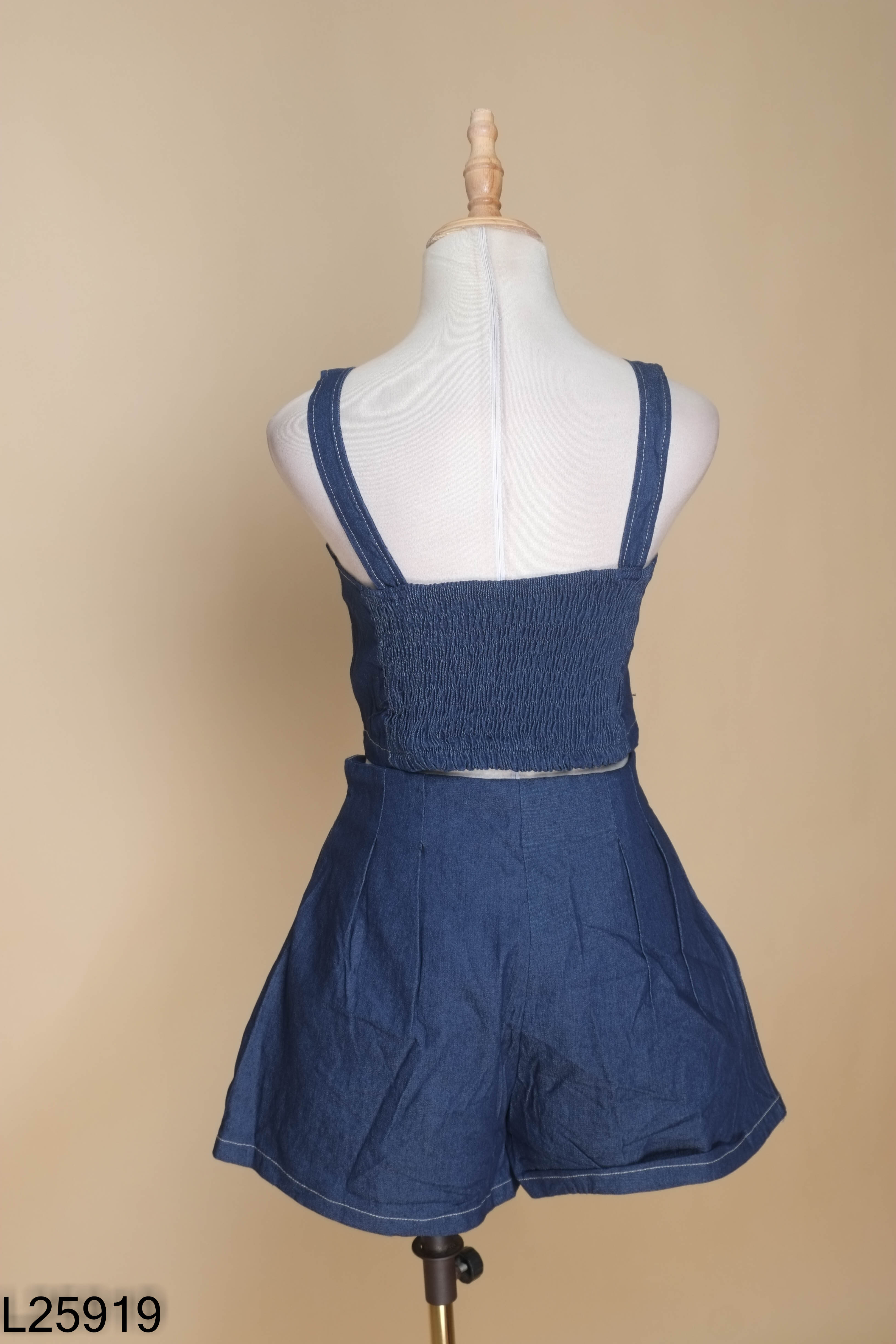 NEWTAG Set jean áo quây hai dây + quần short xanh