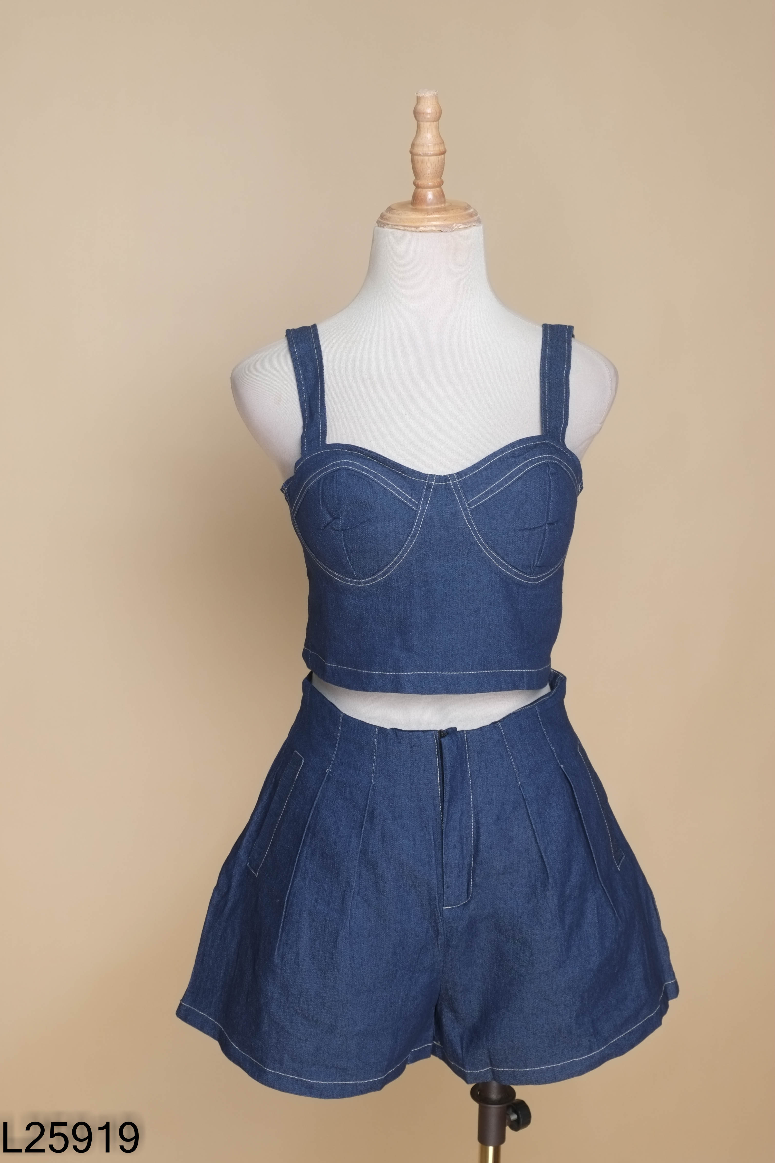 NEWTAG Set jean áo quây hai dây + quần short xanh