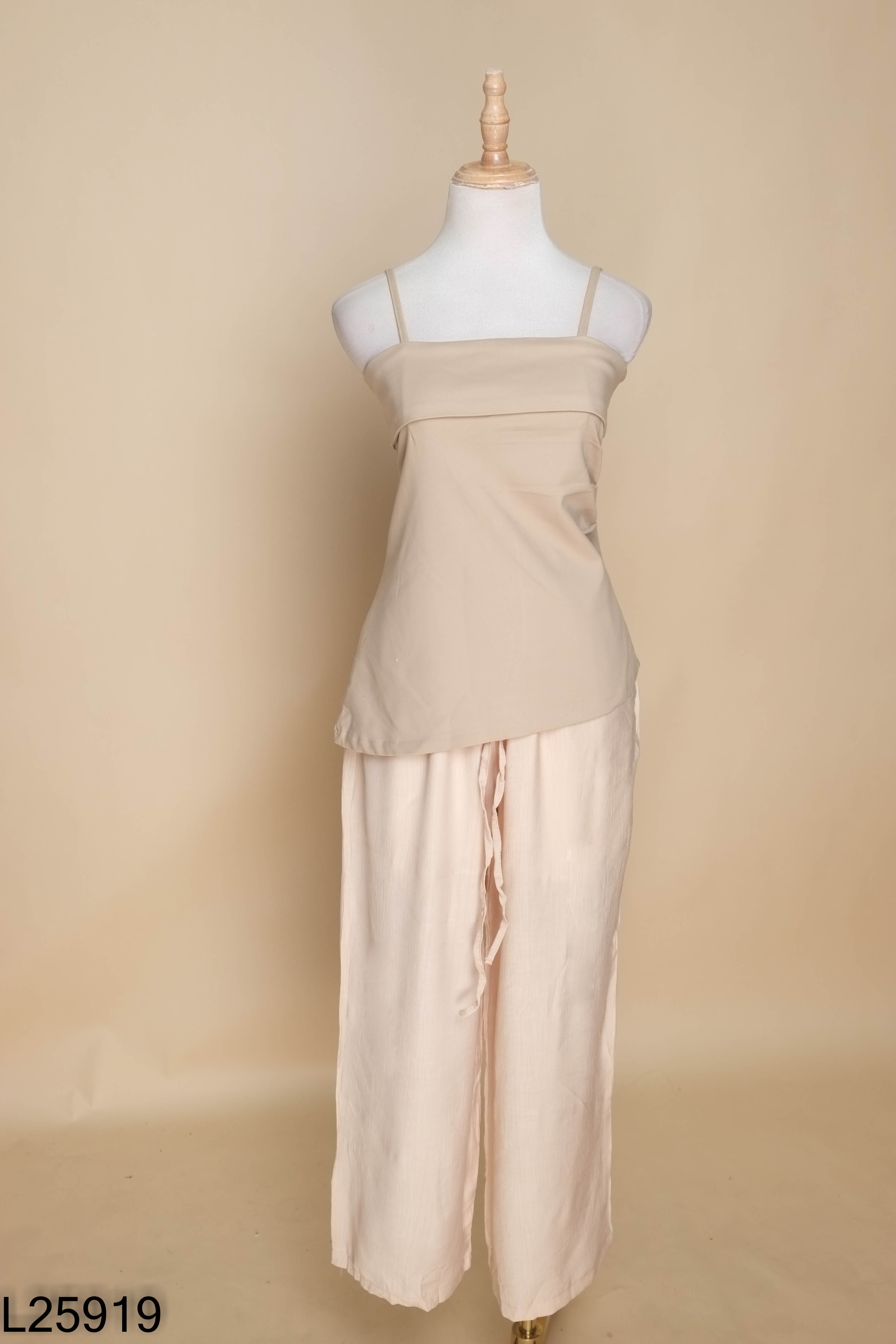 Set áo nâu hai dây + quần be
