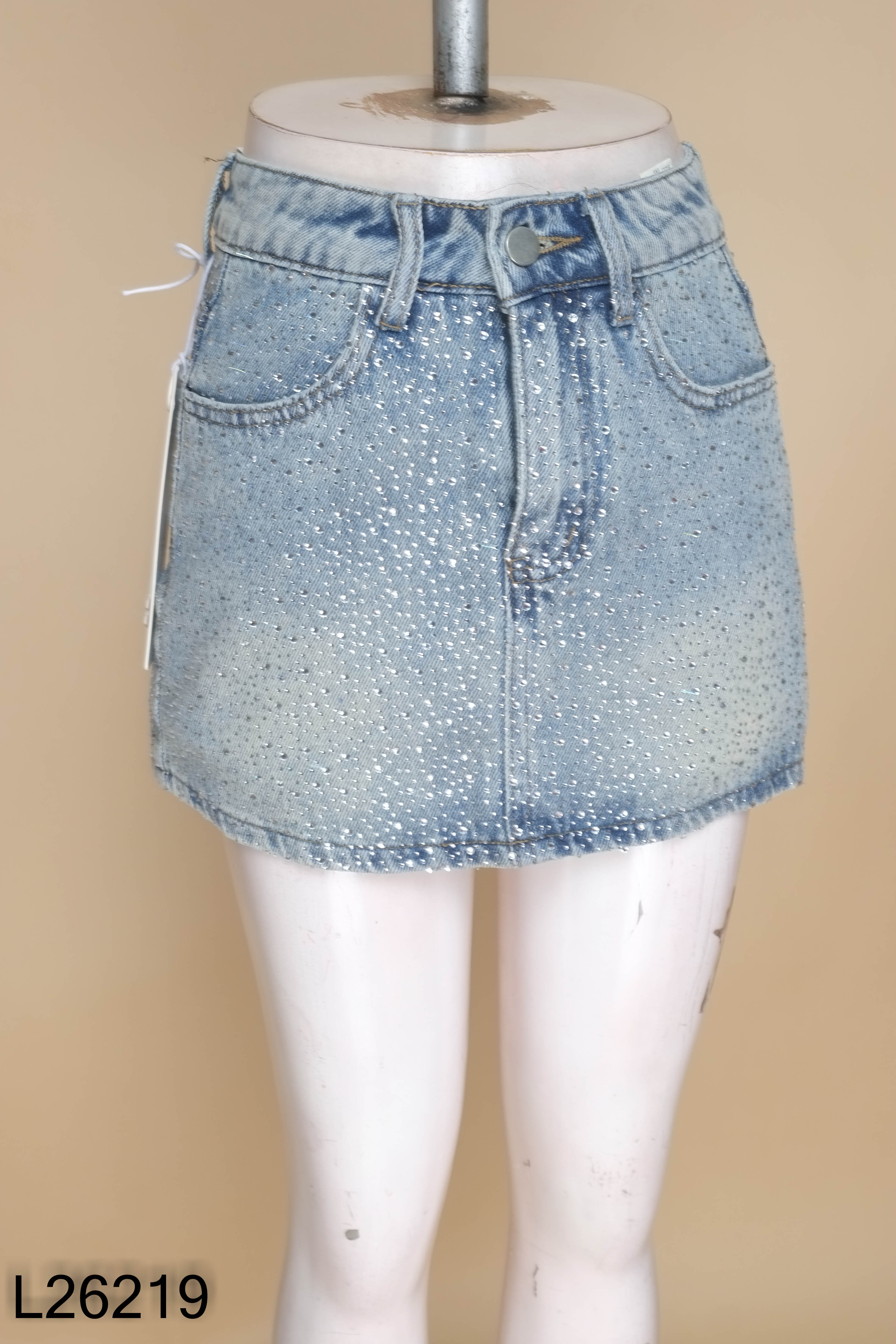 NEWTAG quần short quần jean xanh đính đá