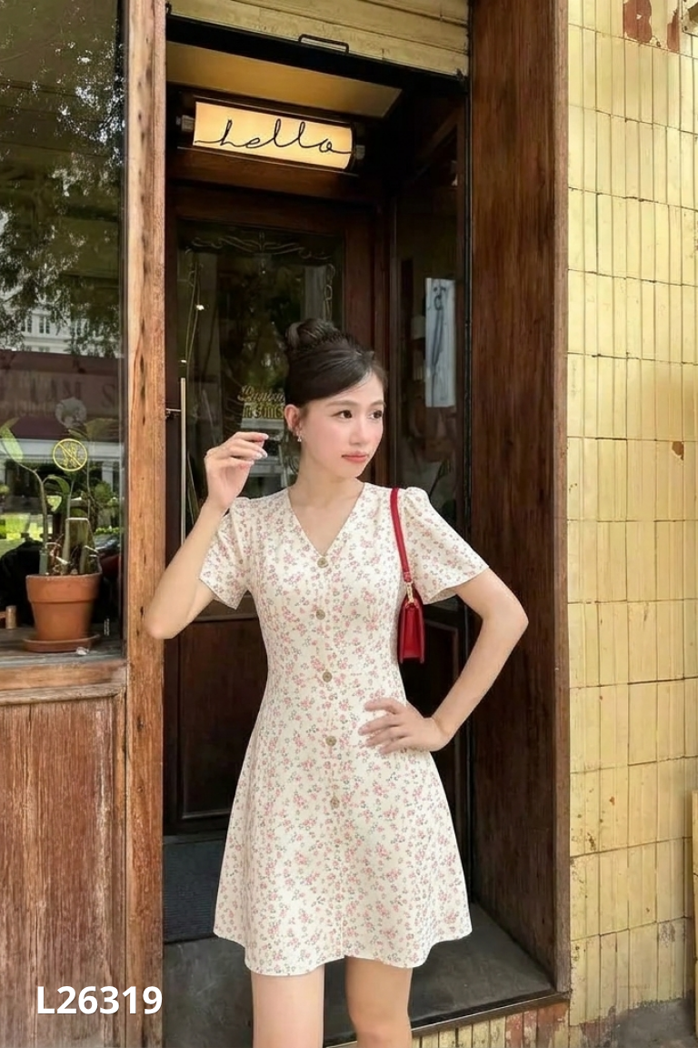 Váy be họa tiết hoa