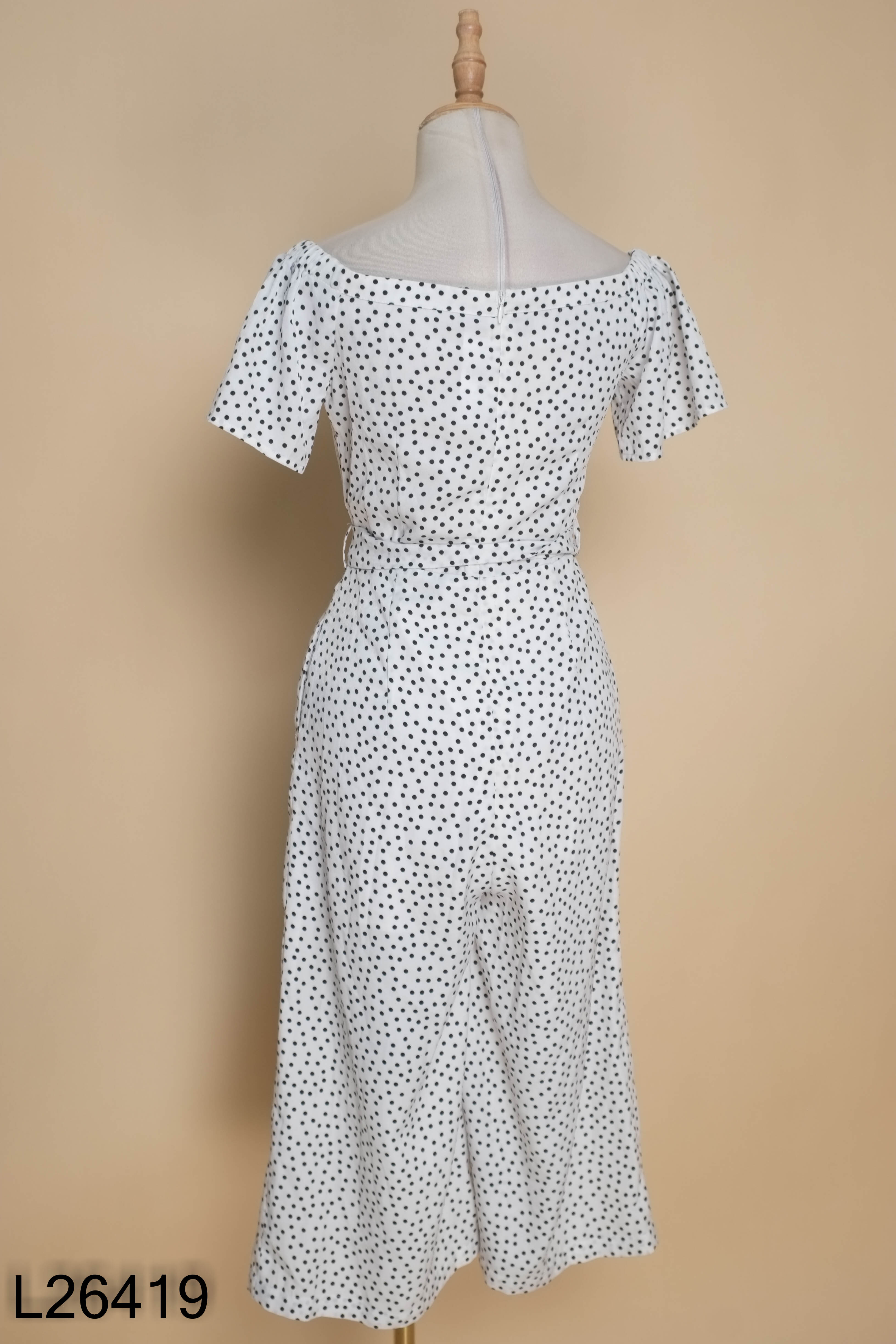 Jumpsuit ESSENTIAL trắng chấm bi
