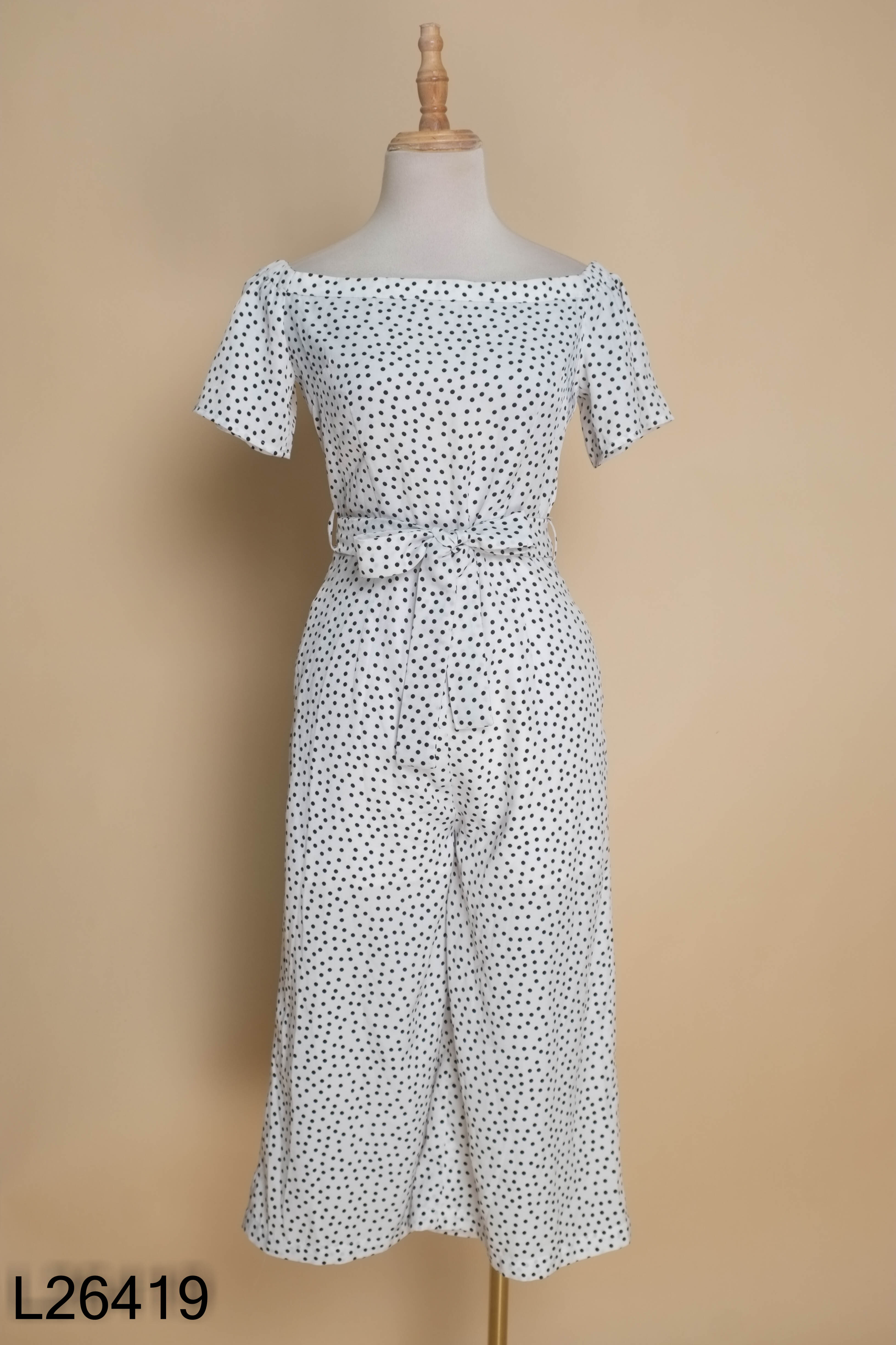 Jumpsuit ESSENTIAL trắng chấm bi