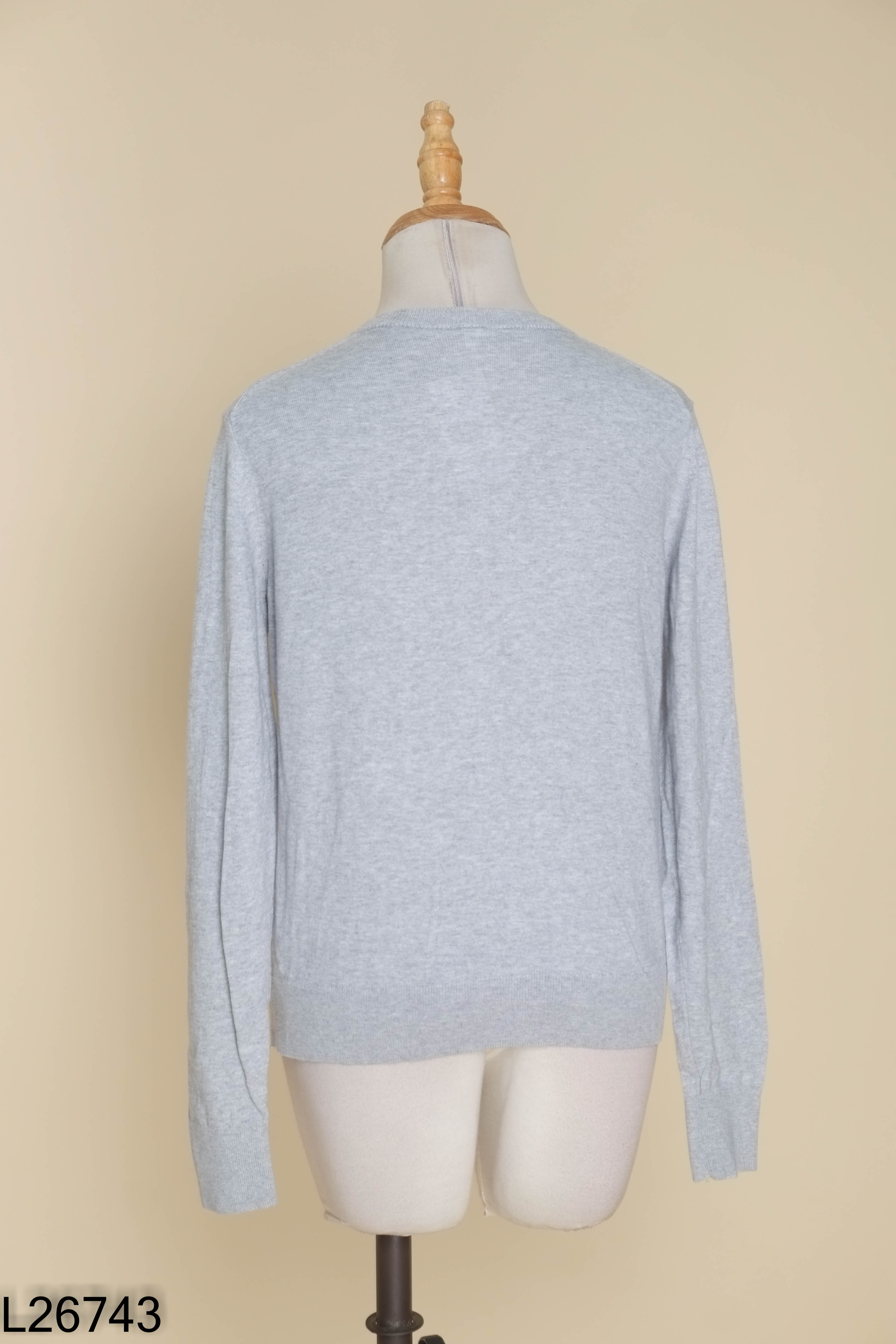 Áo len UNIQLO xám nhạt
