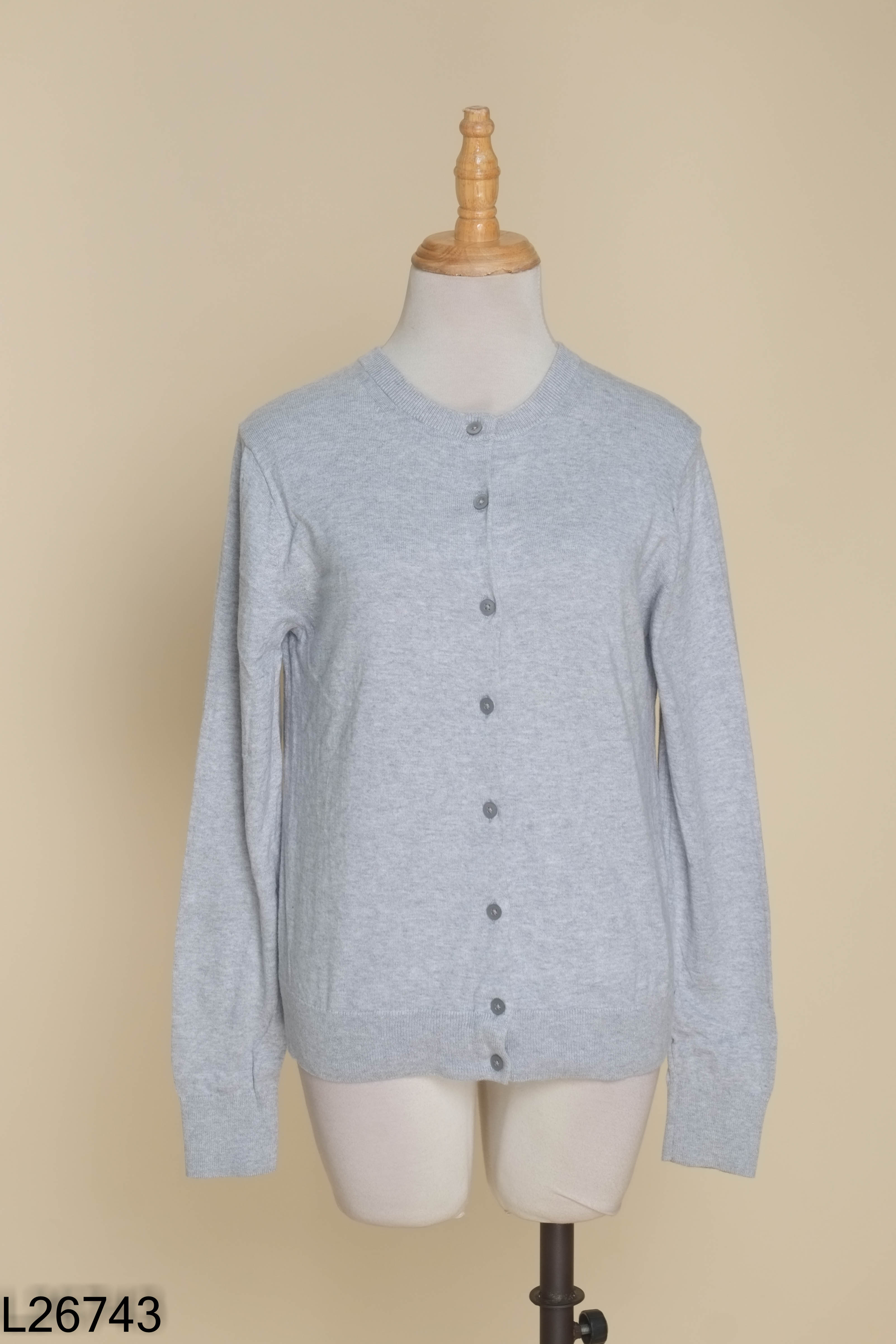 Áo len UNIQLO xám nhạt