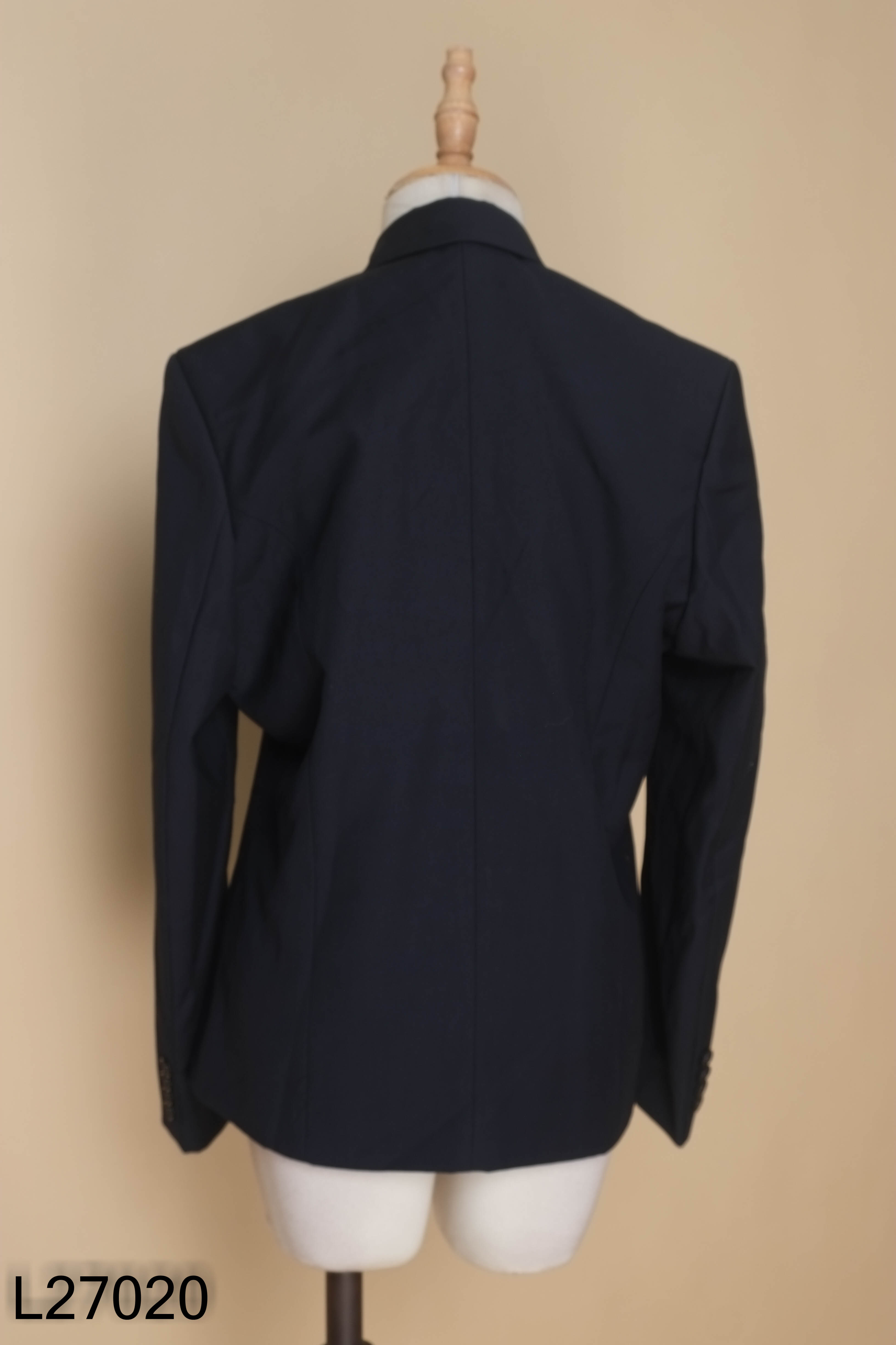 Áo blazer đen trơn