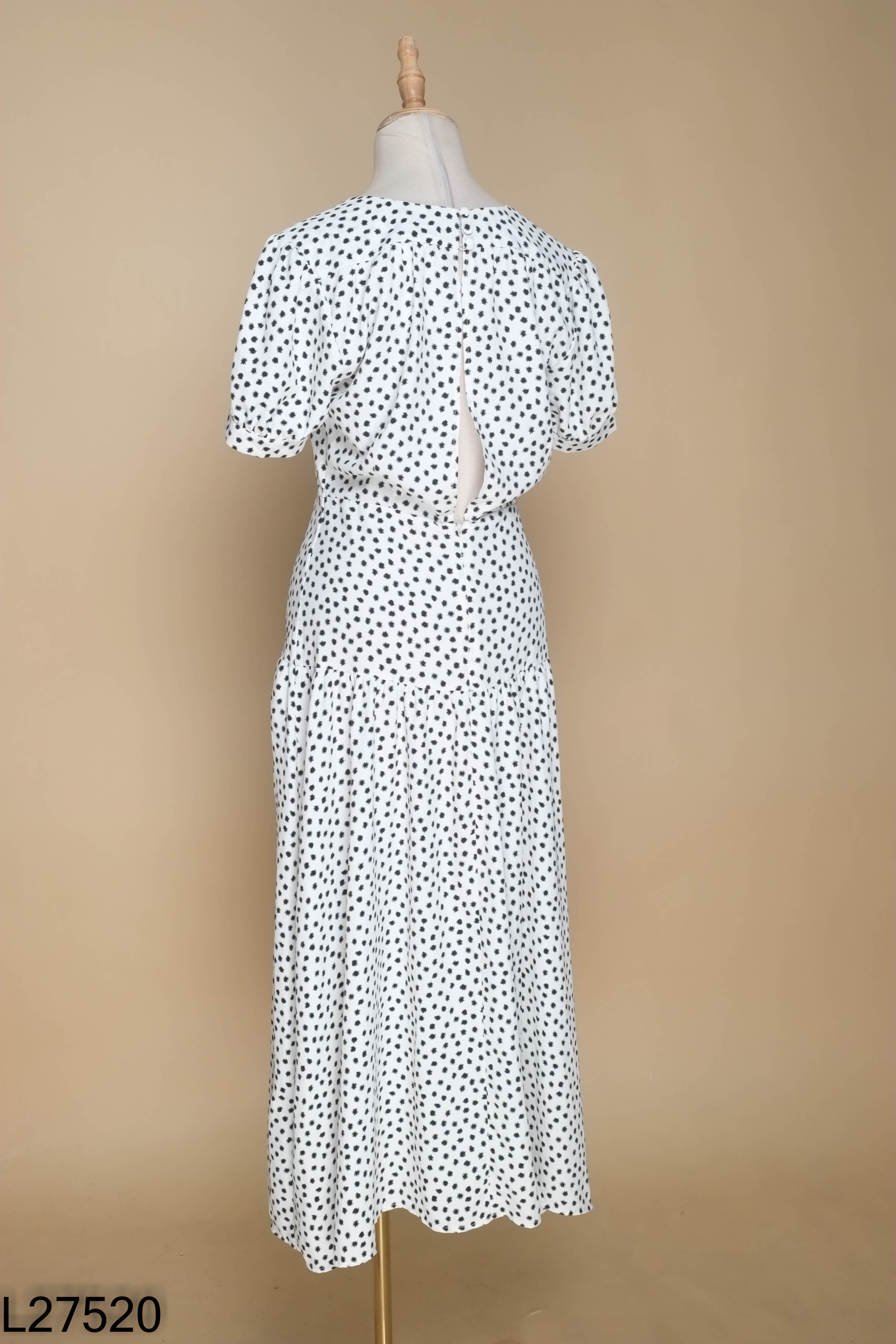 Váy trắng TOPSHOP họa tiết