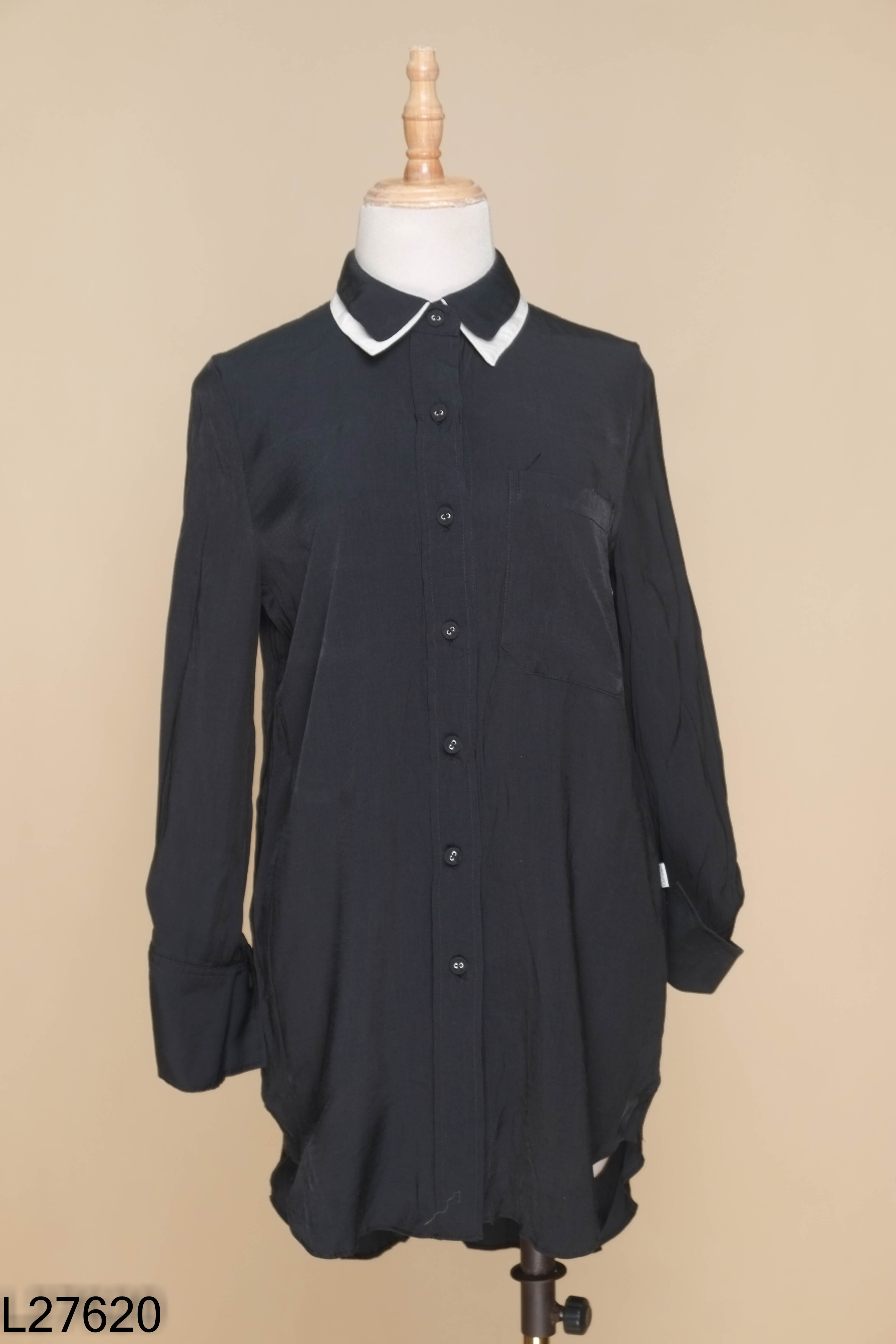 L2762010667-Áo sơ mi đen D.CHIC cổ viền be