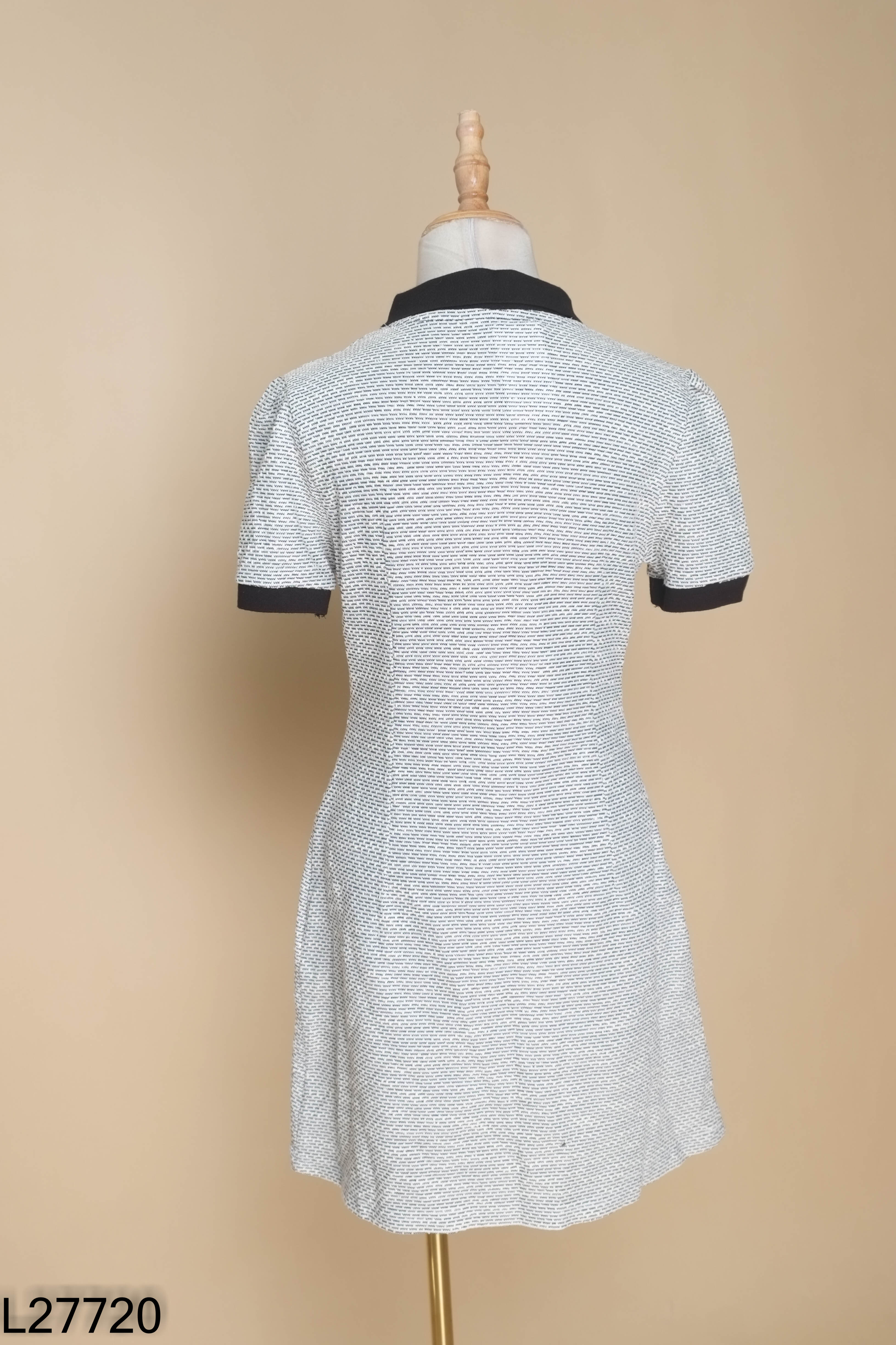 Váy polo trắng mix đen suông