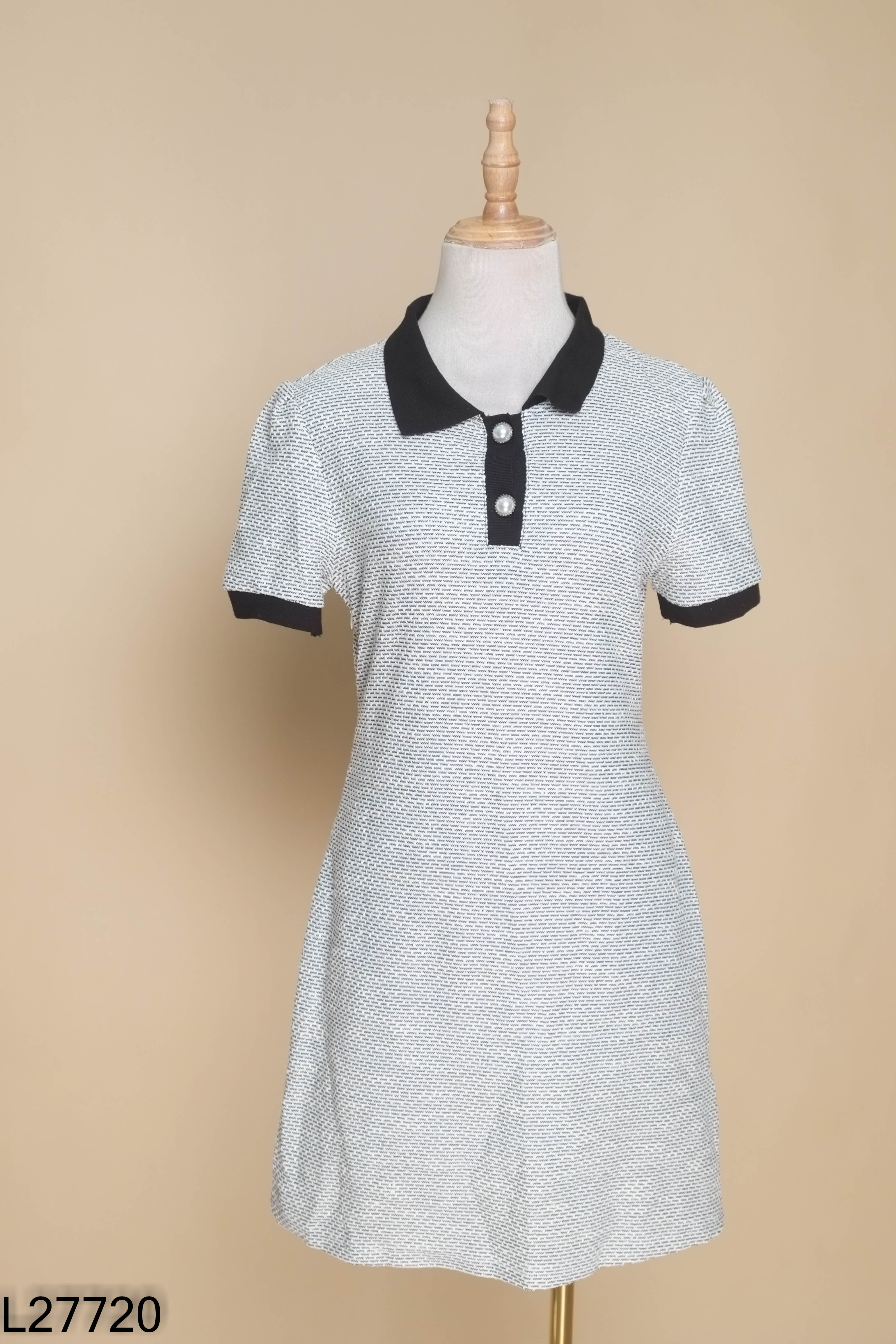 Váy polo trắng mix đen suông