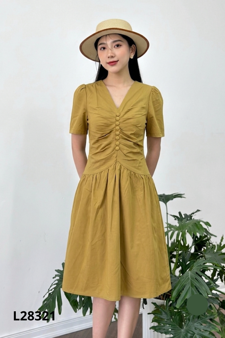 Váy xanh cổ tim cúc bọc