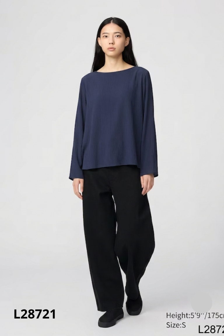 Áo UNIQLO xanh trơn