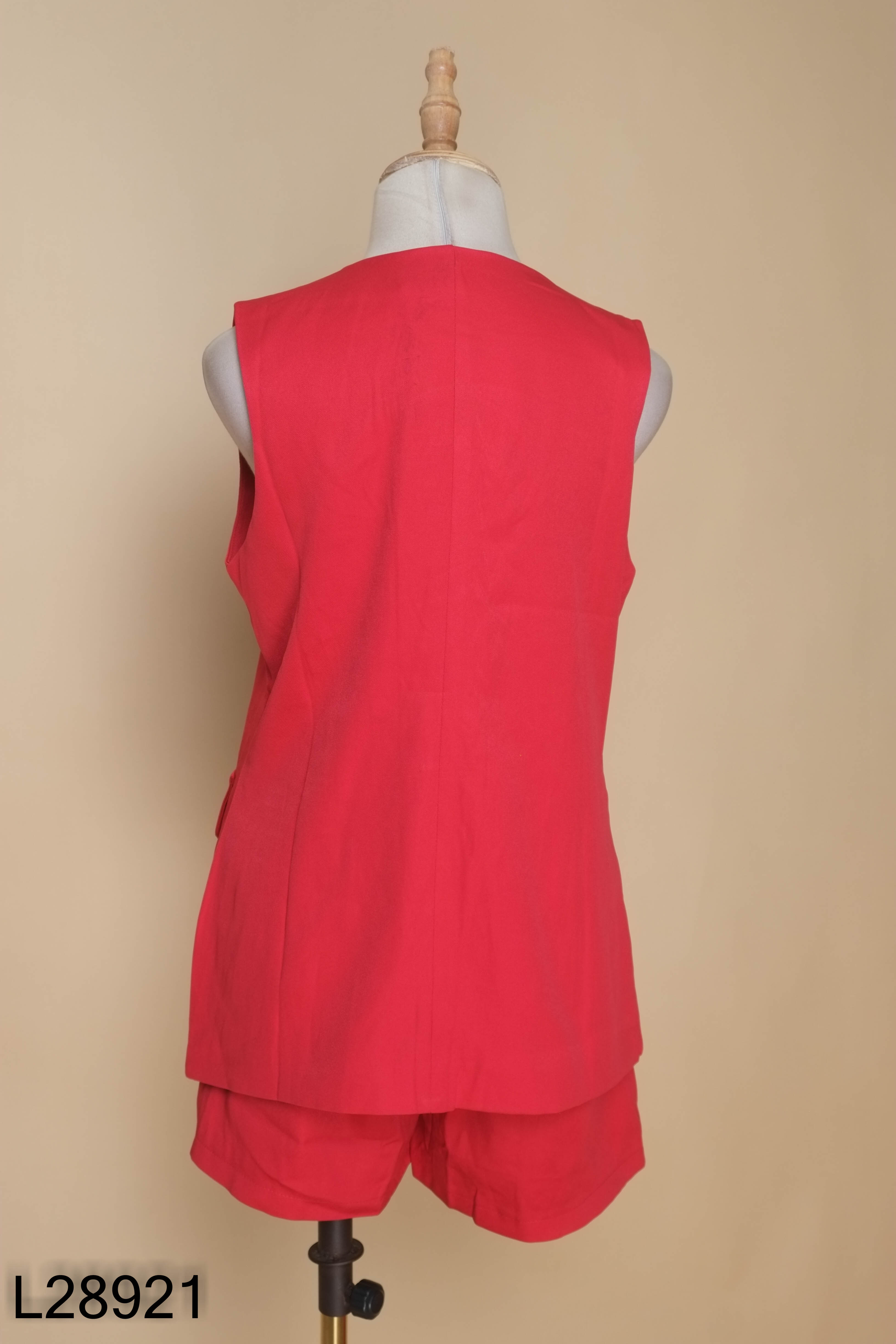 L2892110912-Set LASERY áo vest + quần short đỏ cúc ngọc trai