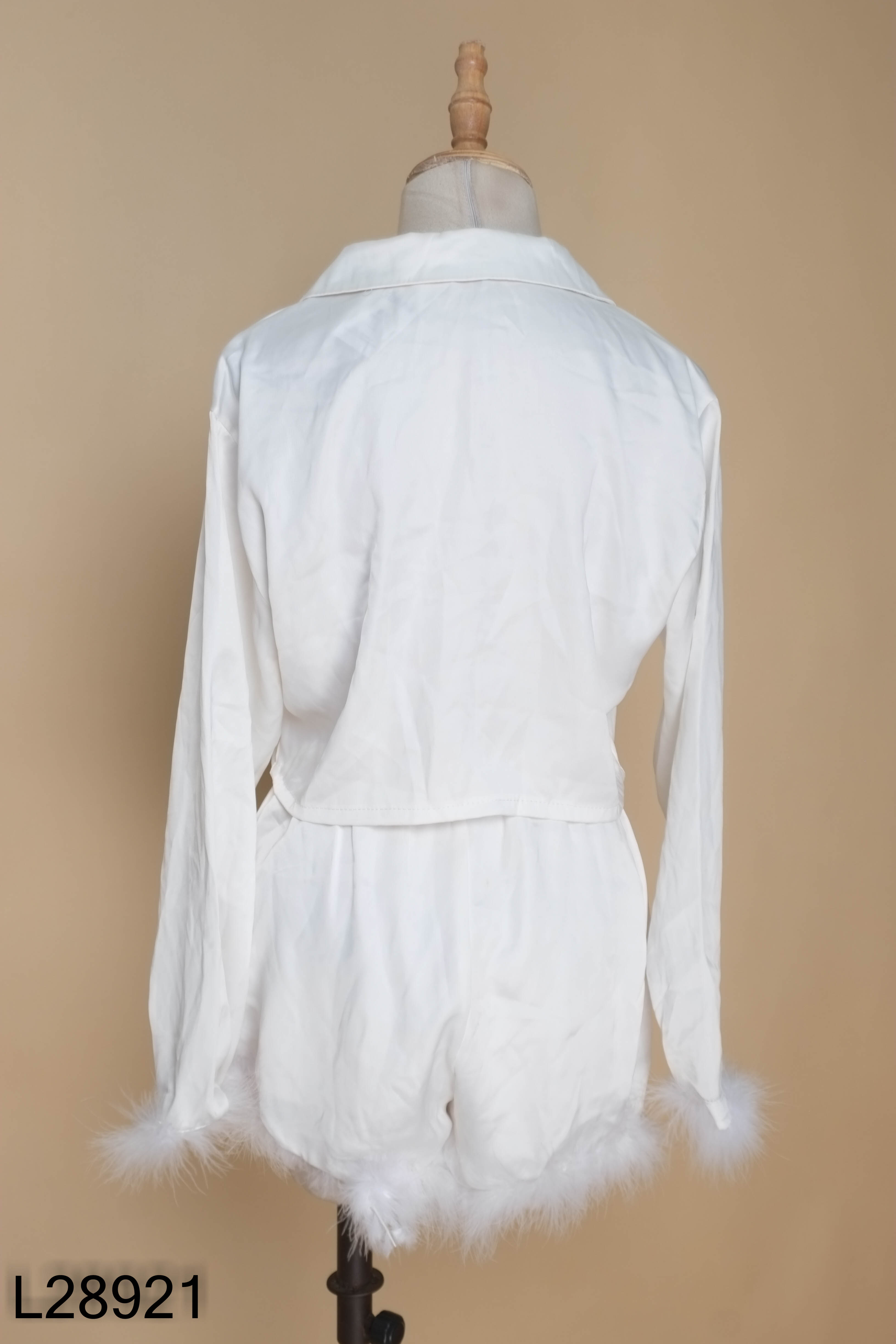 Set lụa áo + quần short trắng
