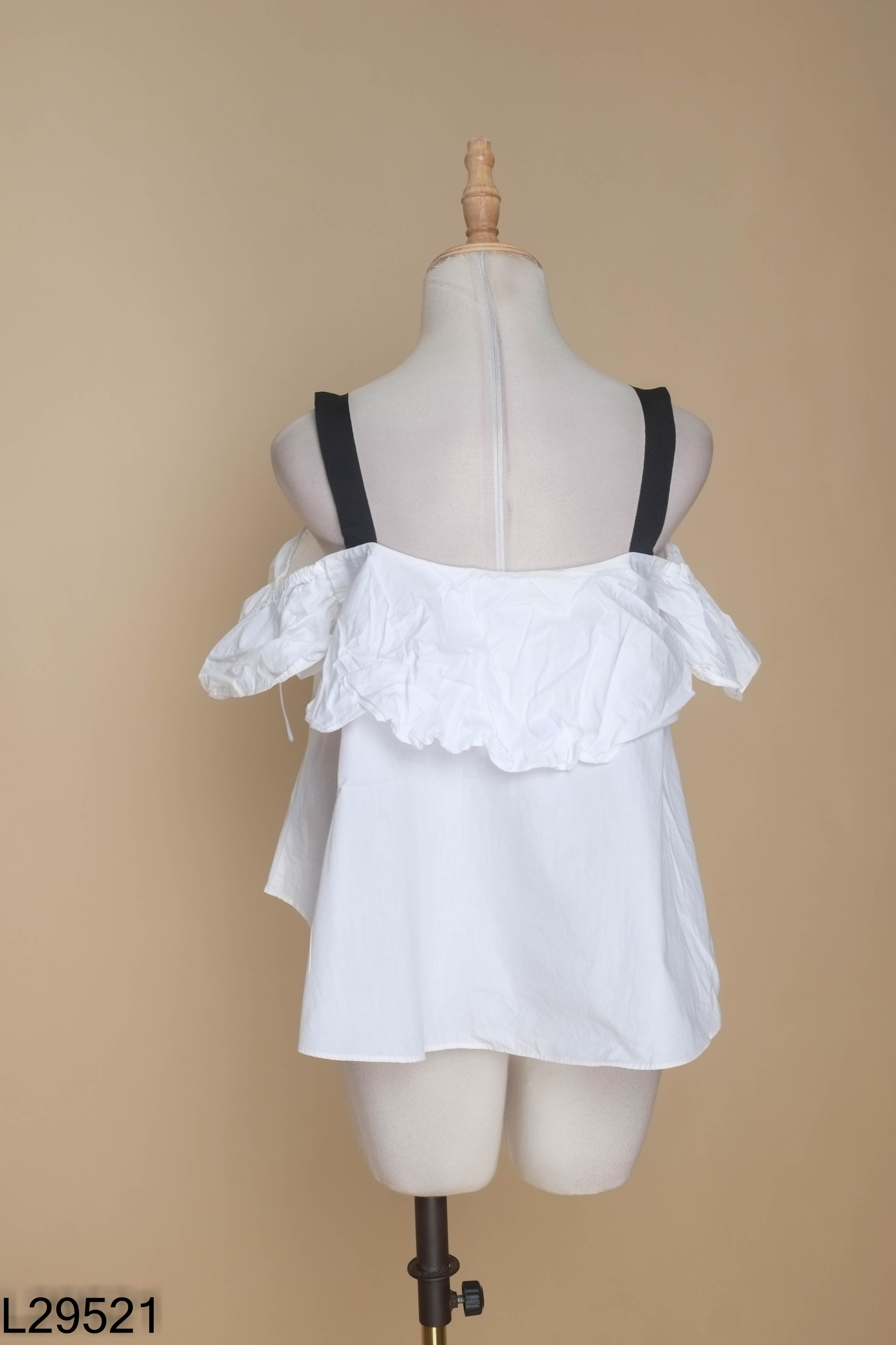 Áo trắng ZARA phối dây đen