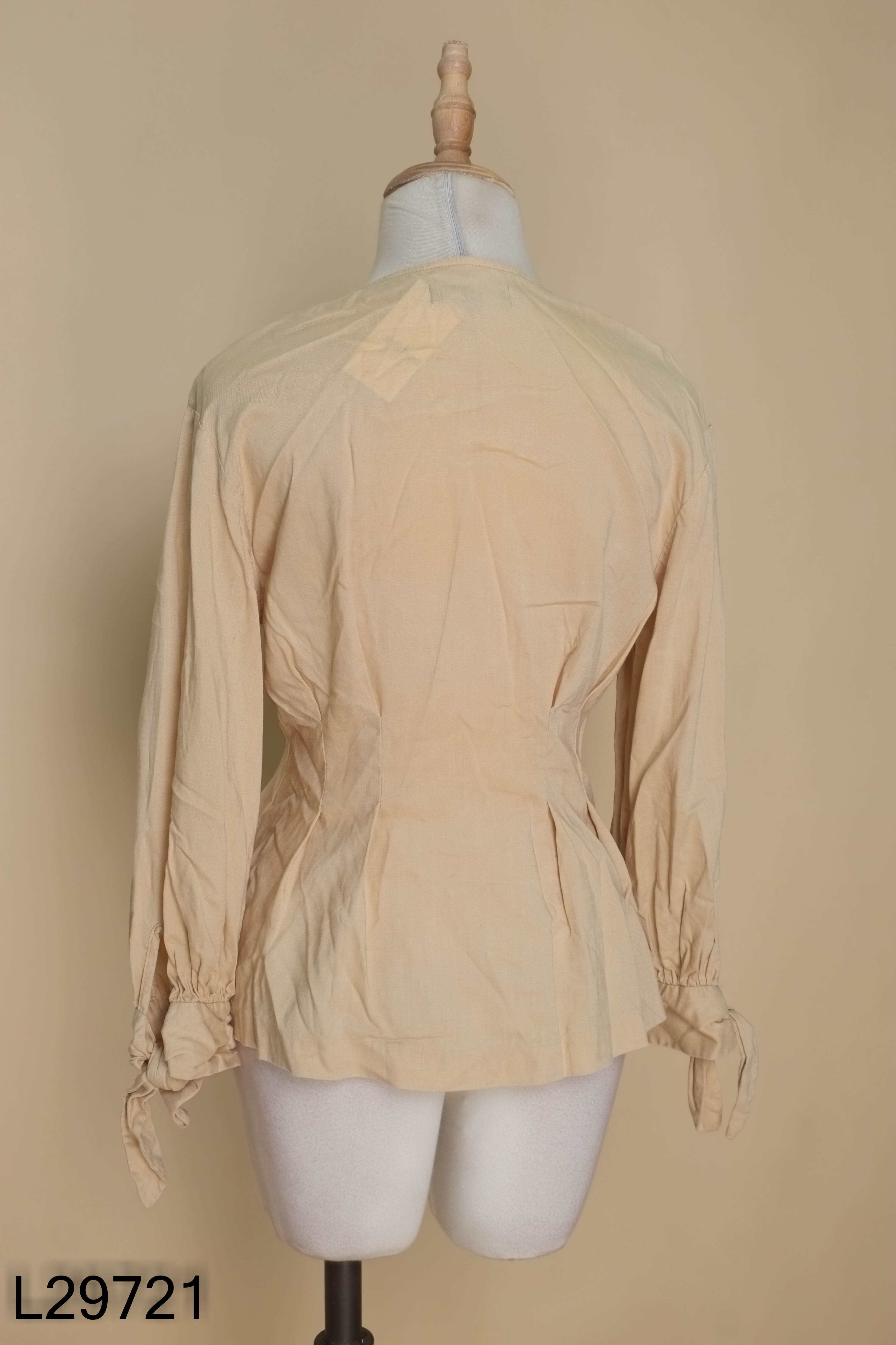 Áo IVY LADIES nâu cổ tim