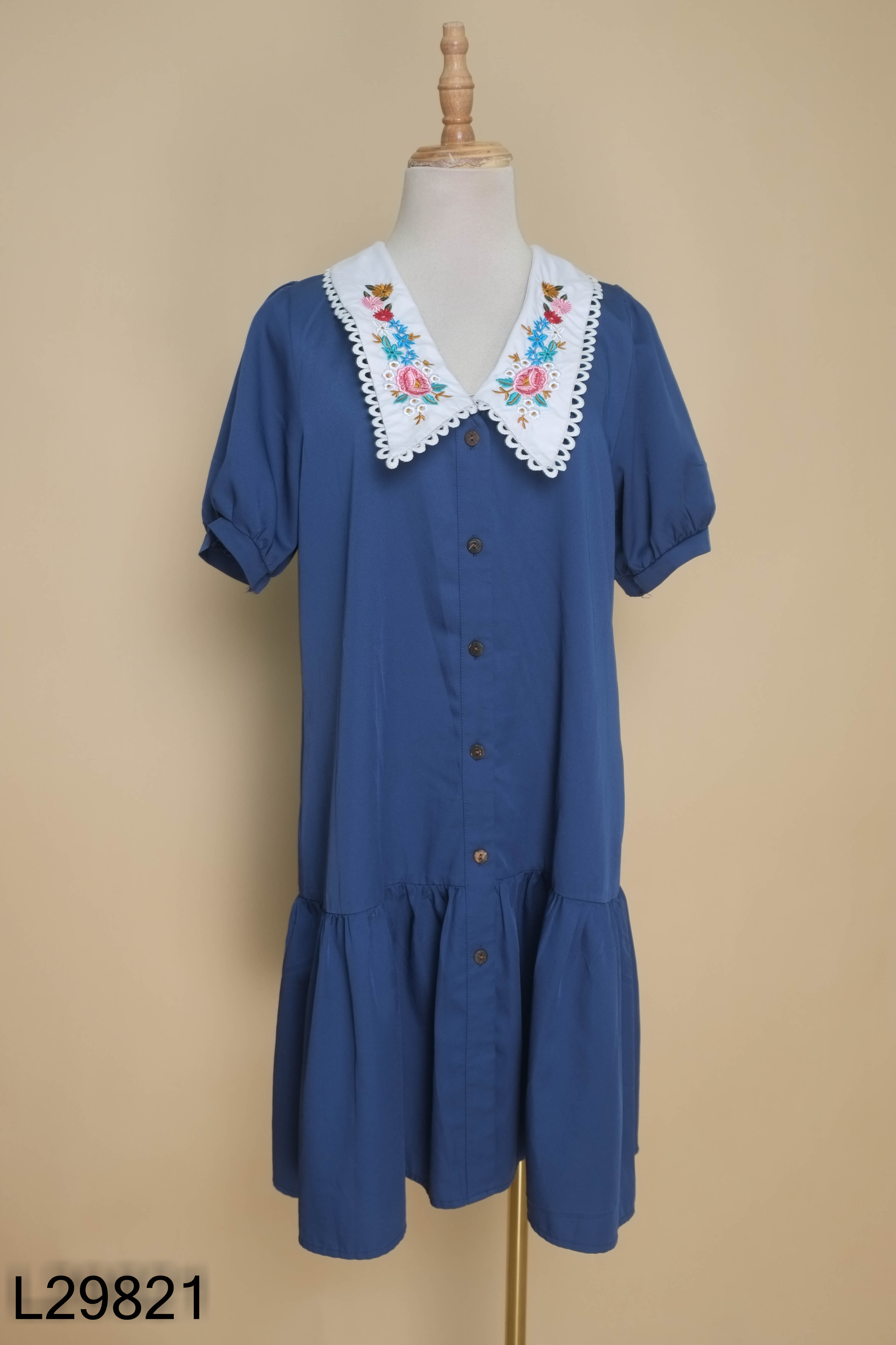 Váy MIJOO xanh cổ thêu hoa