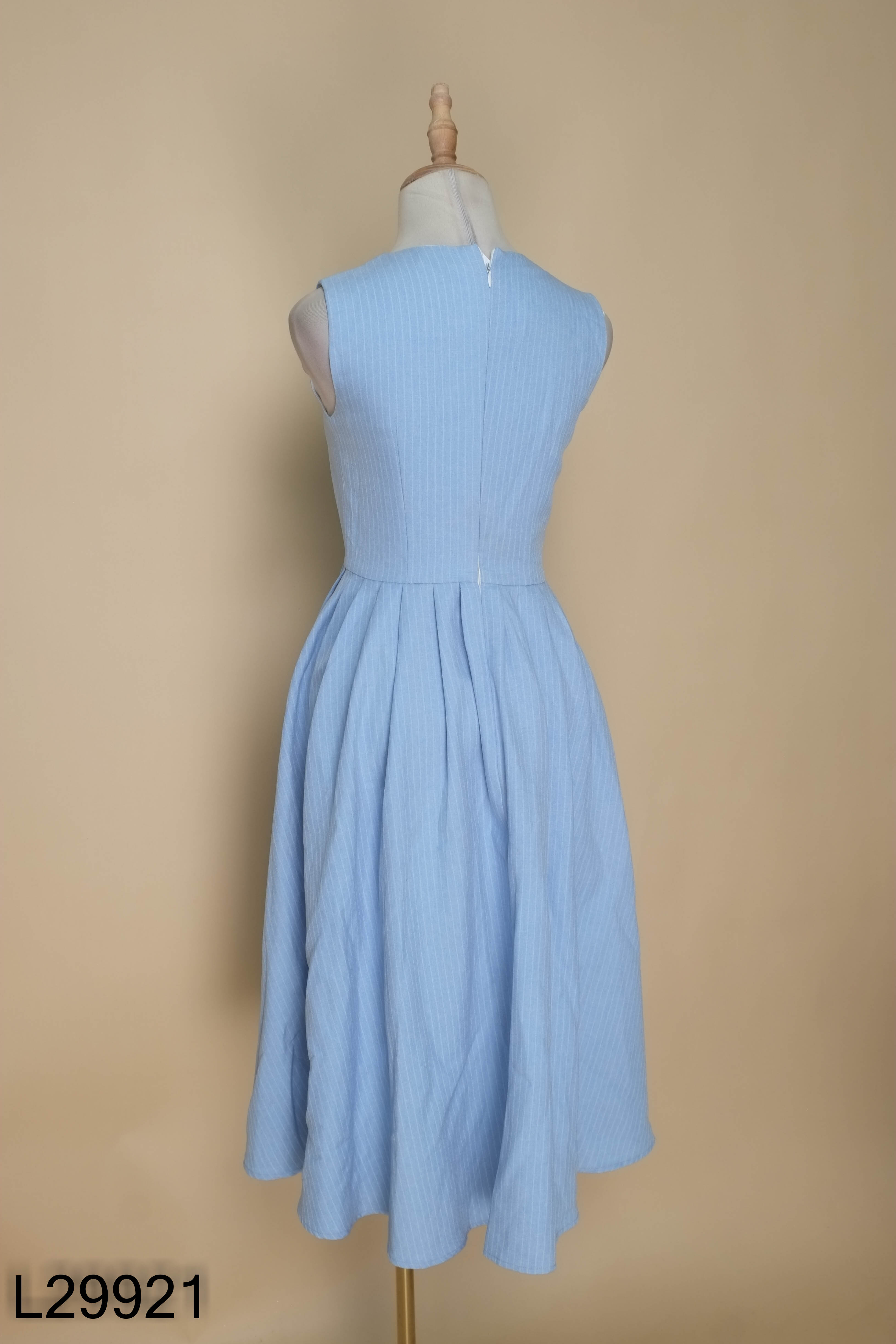 Váy 92 WEAR xanh kẻ