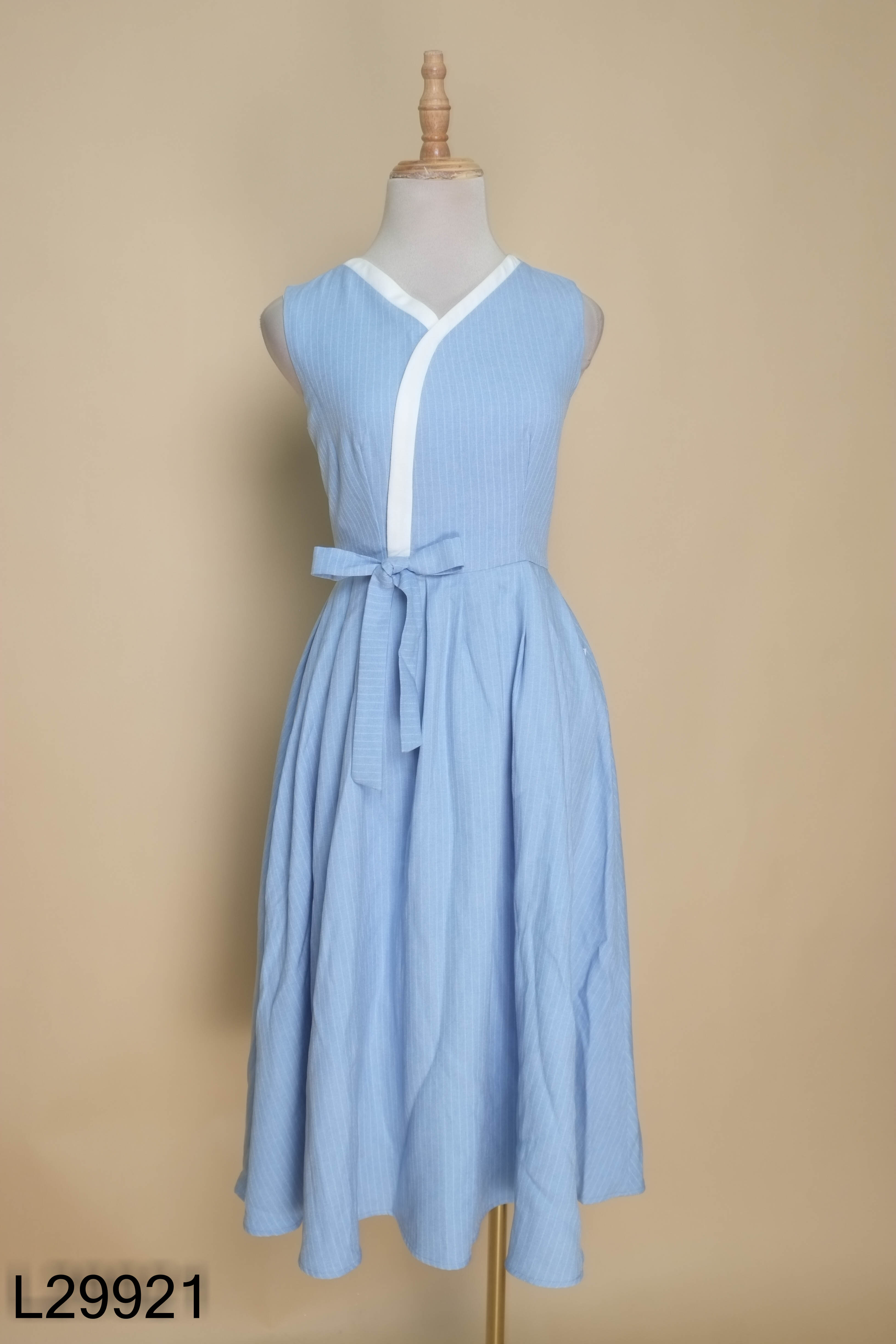 Váy 92 WEAR xanh kẻ