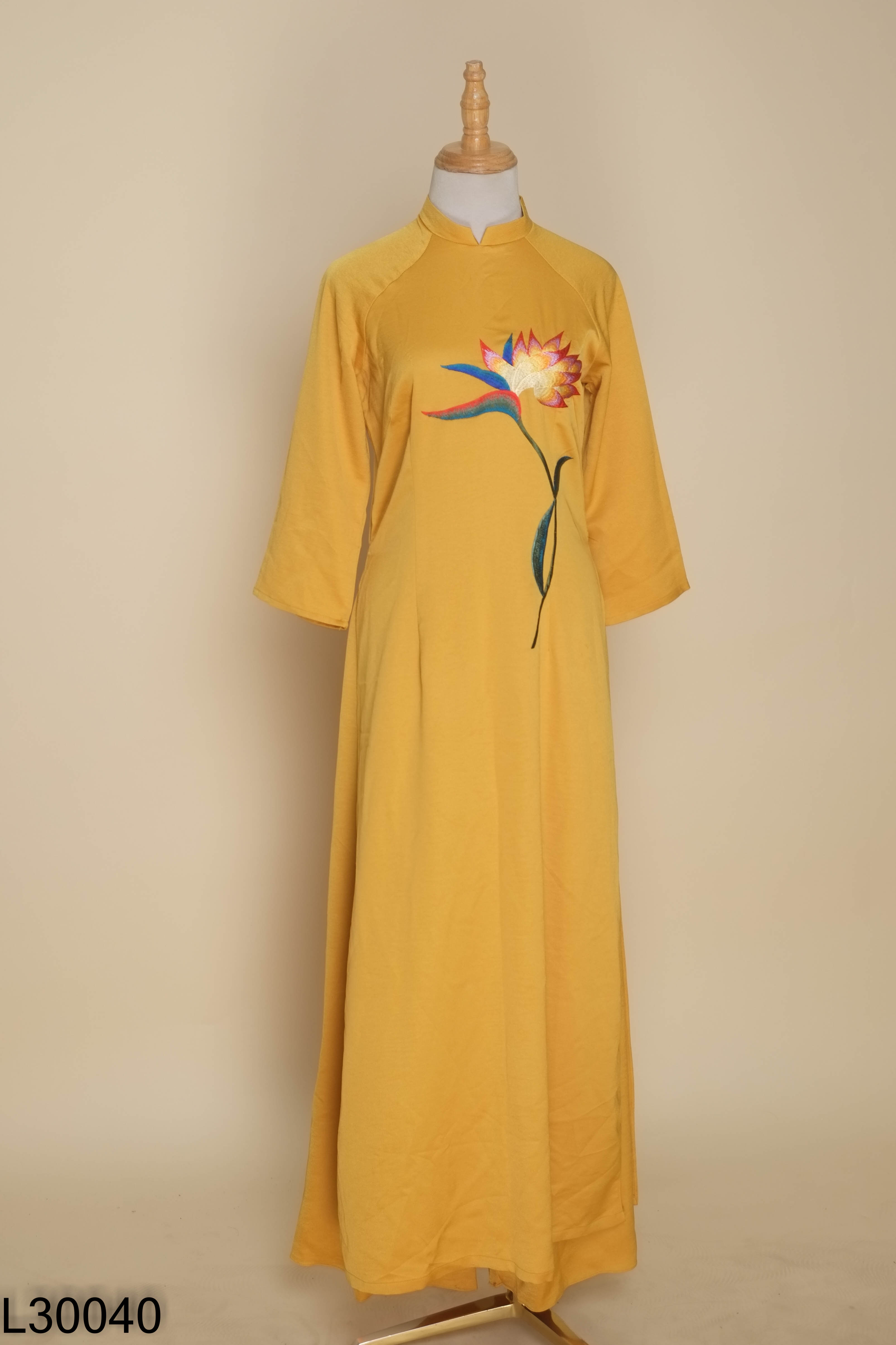 SET Áo dài vàng thêu hoa (XL) + quần vàng (XXL)