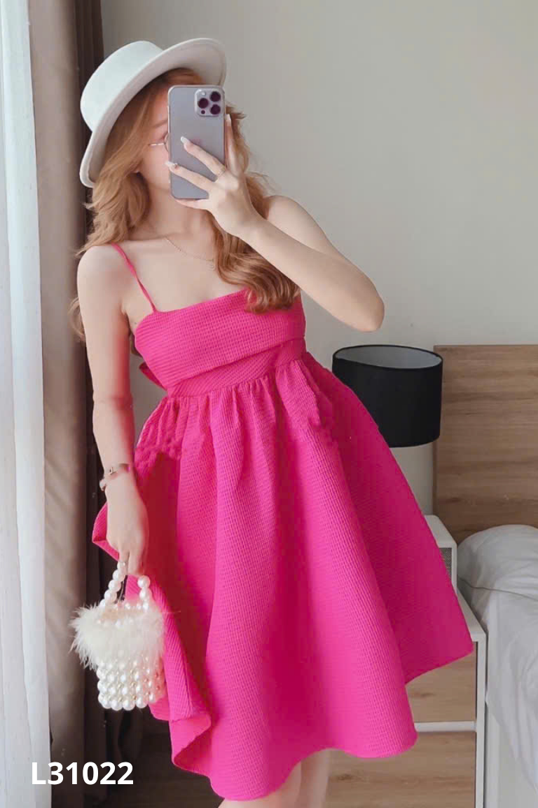 Váy hồng sen hai dây đính nơ lưng