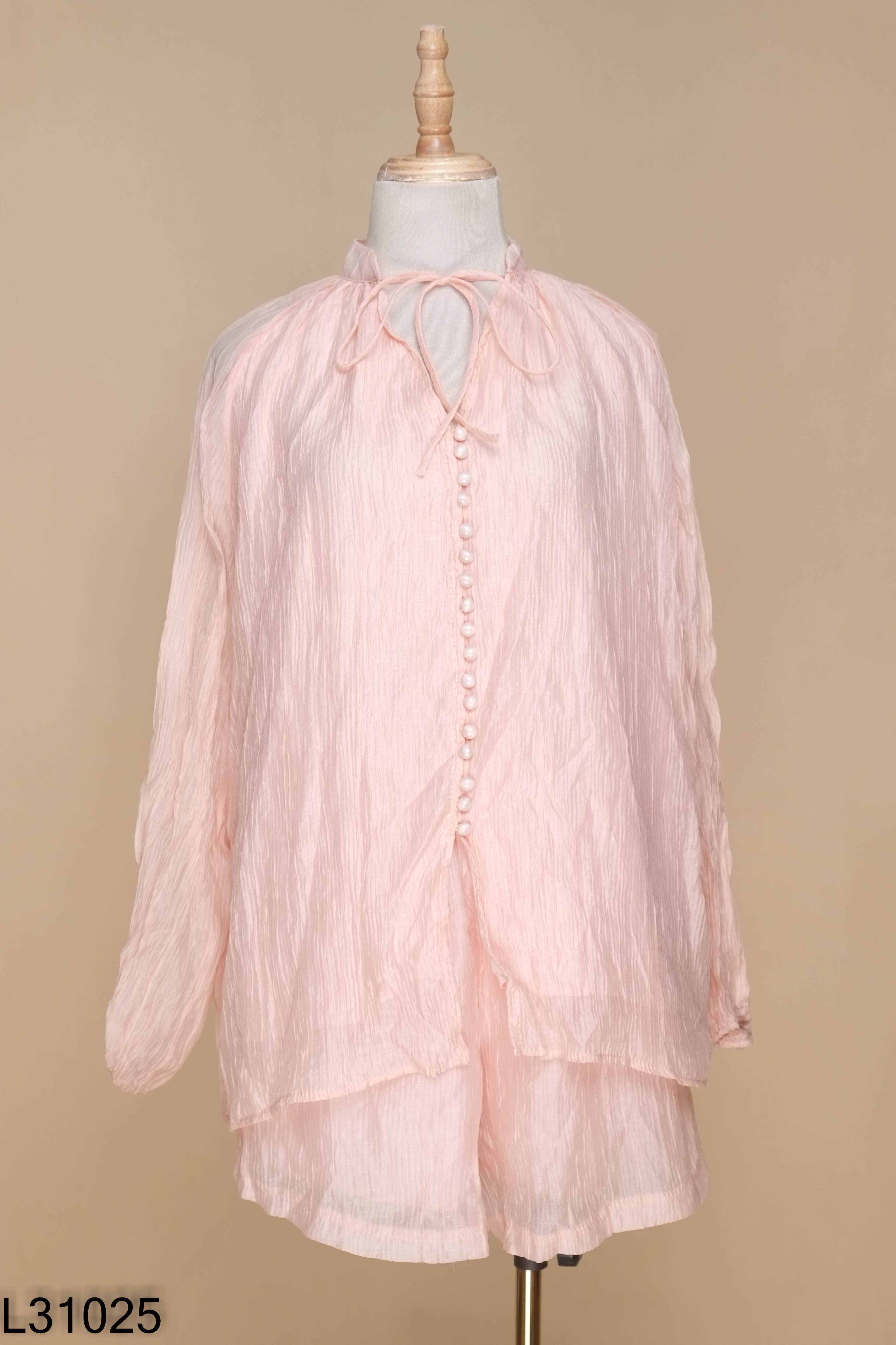 Set hồng áo kiểu + quần shorts