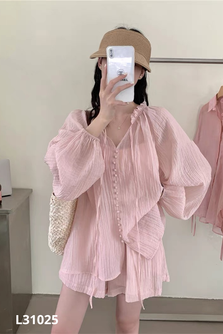 Set hồng áo kiểu + quần shorts