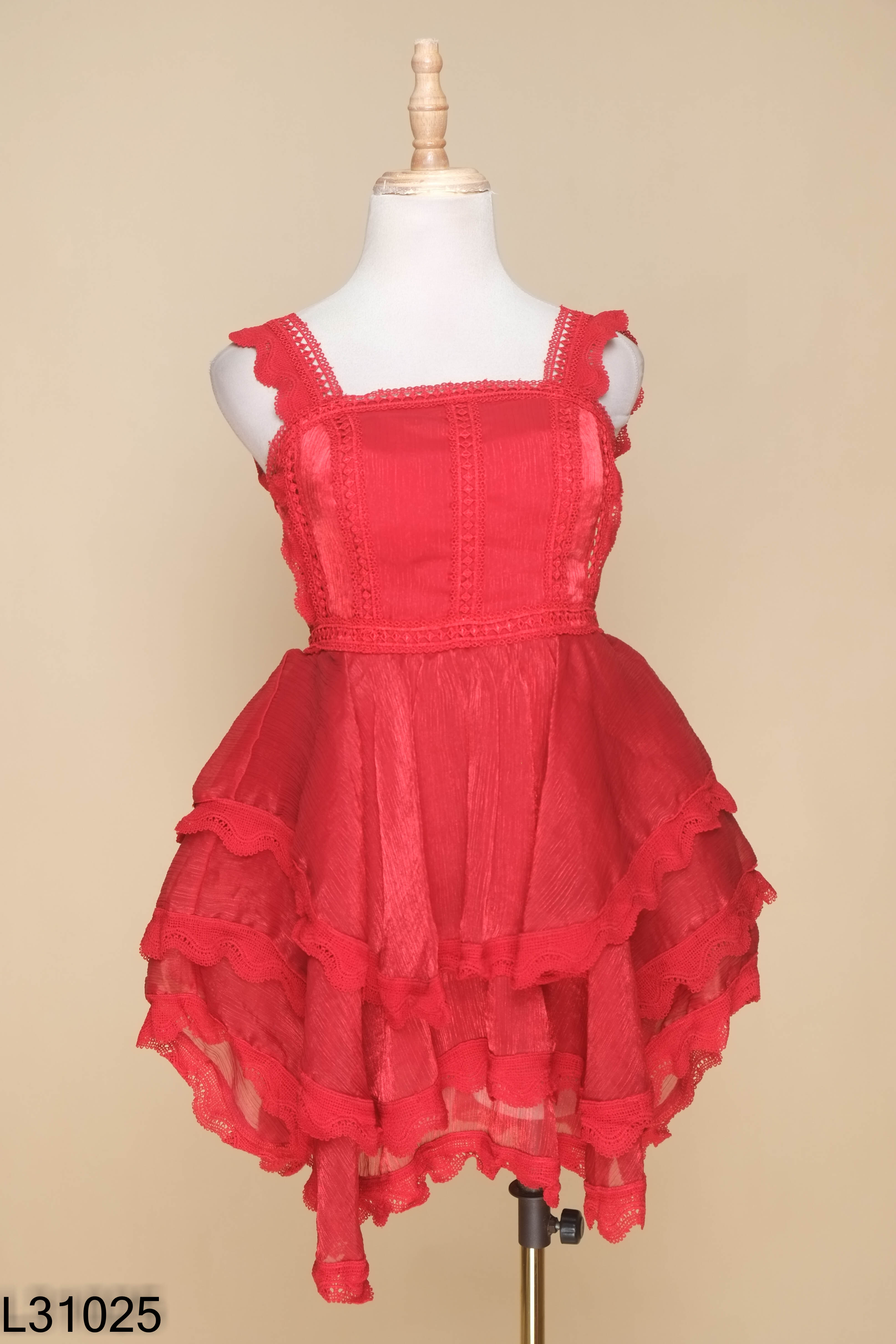 Váy organza đỏ phối ren