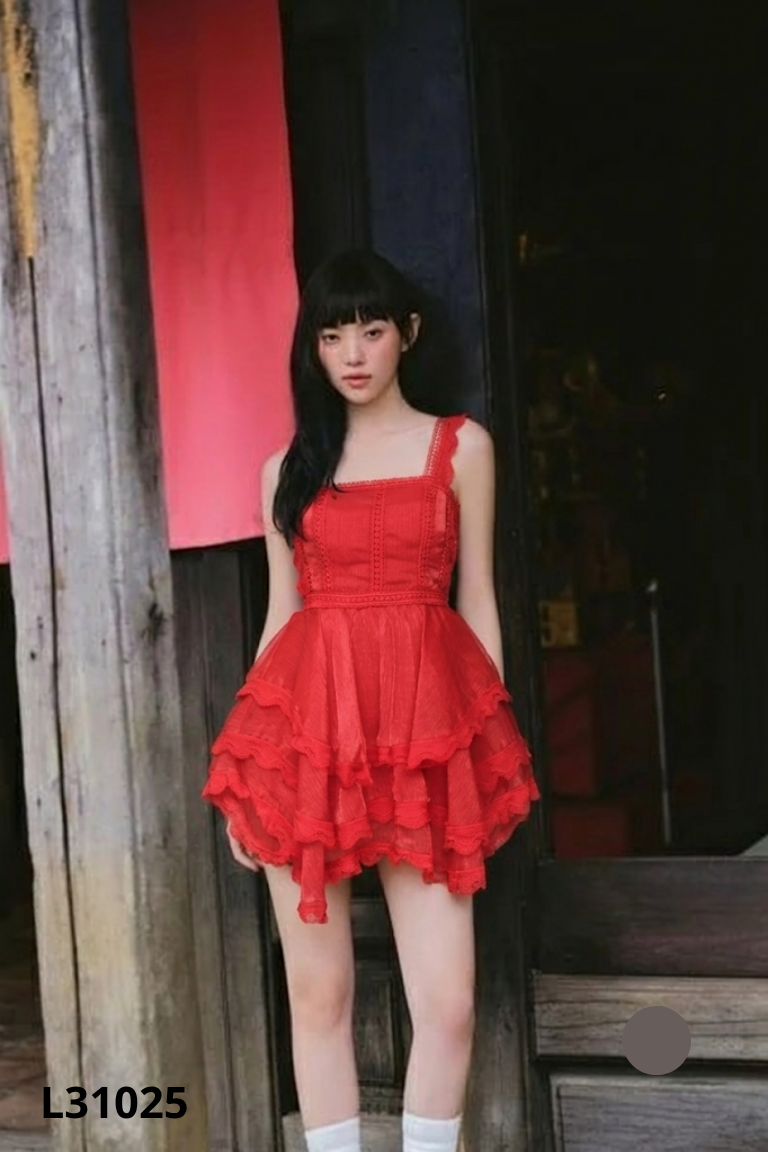 Váy organza đỏ phối ren