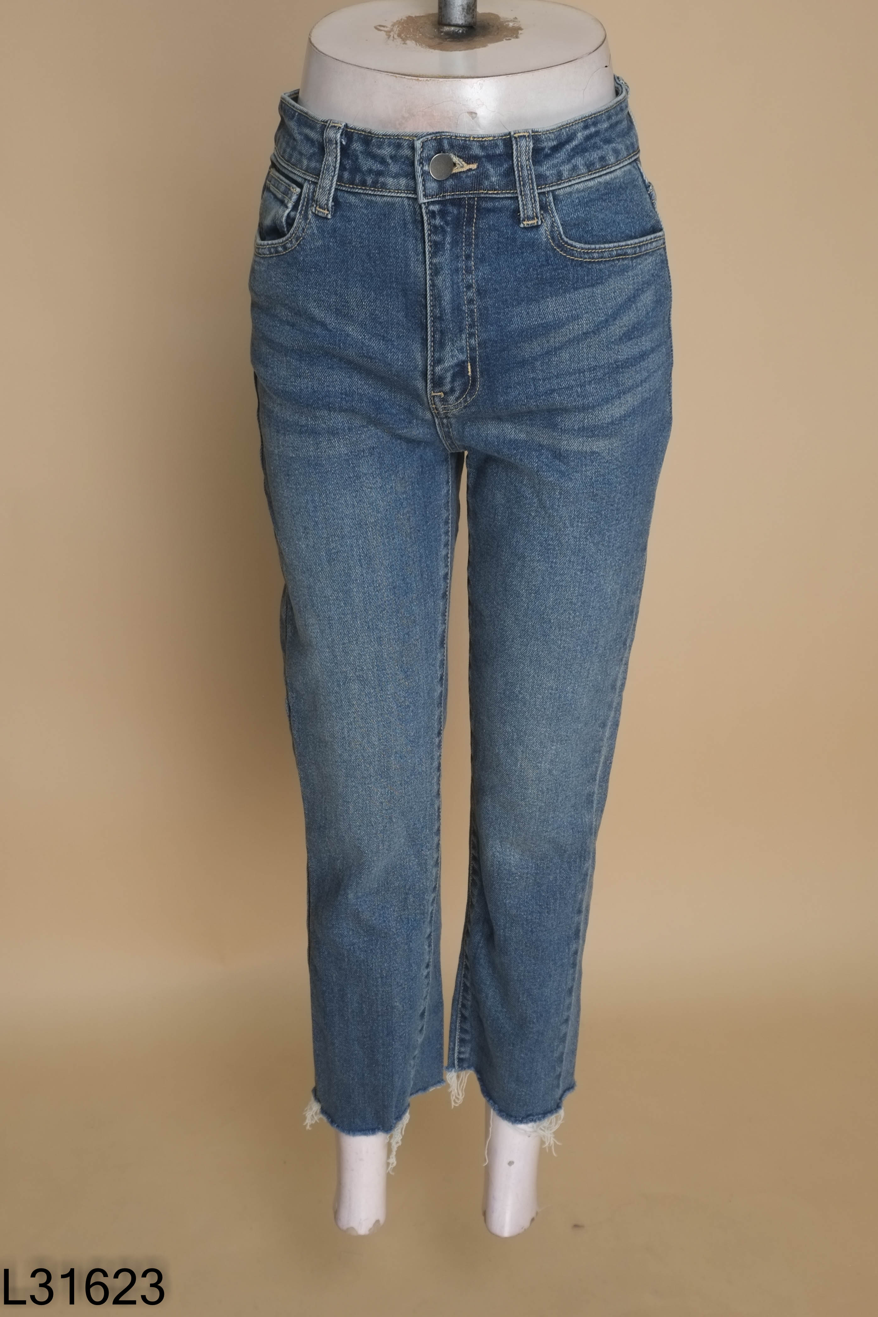 Quần jeans REDE xanh cắt gấu