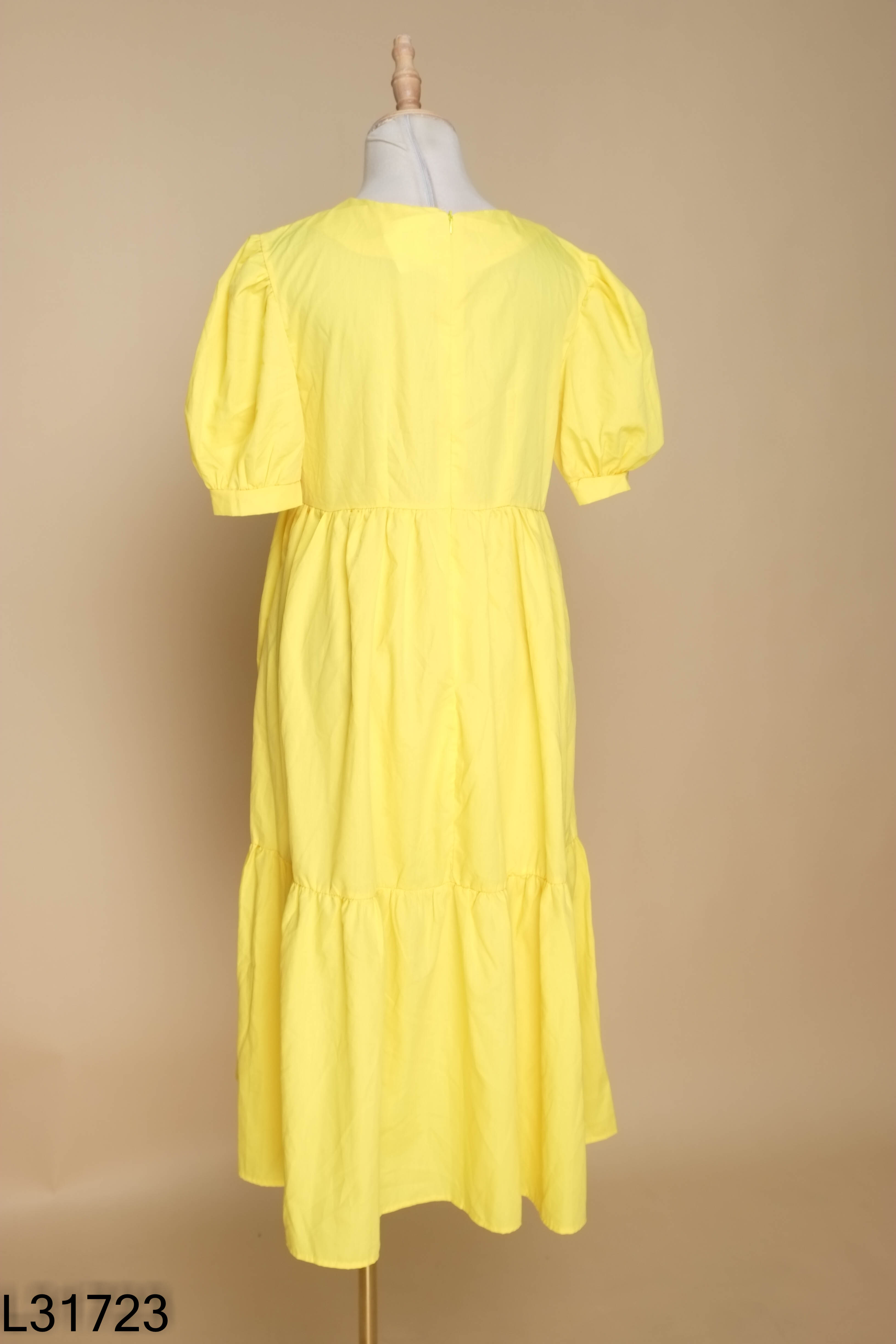 Váy vàng babydoll phối cổ cánh bướm