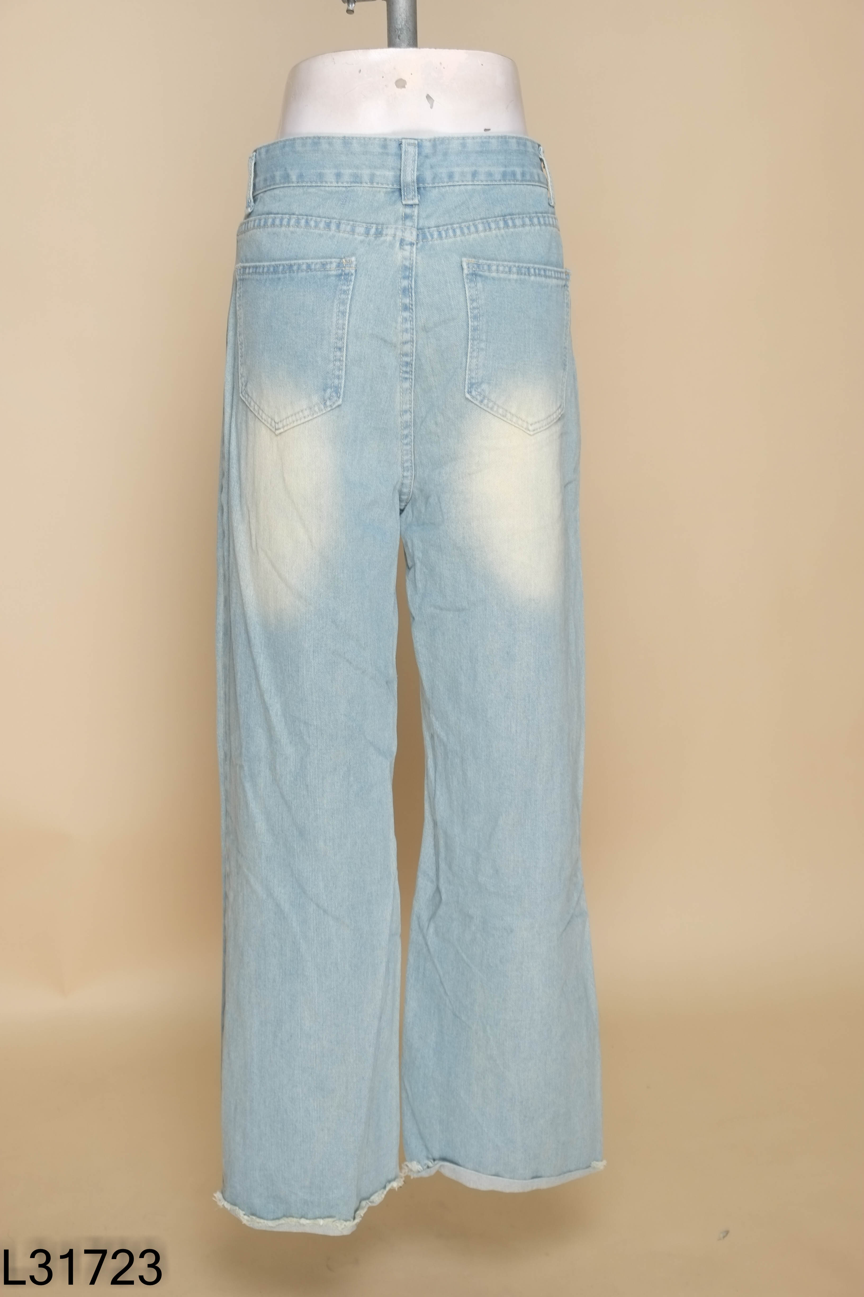 Quần jeans xanh trơn viển rua