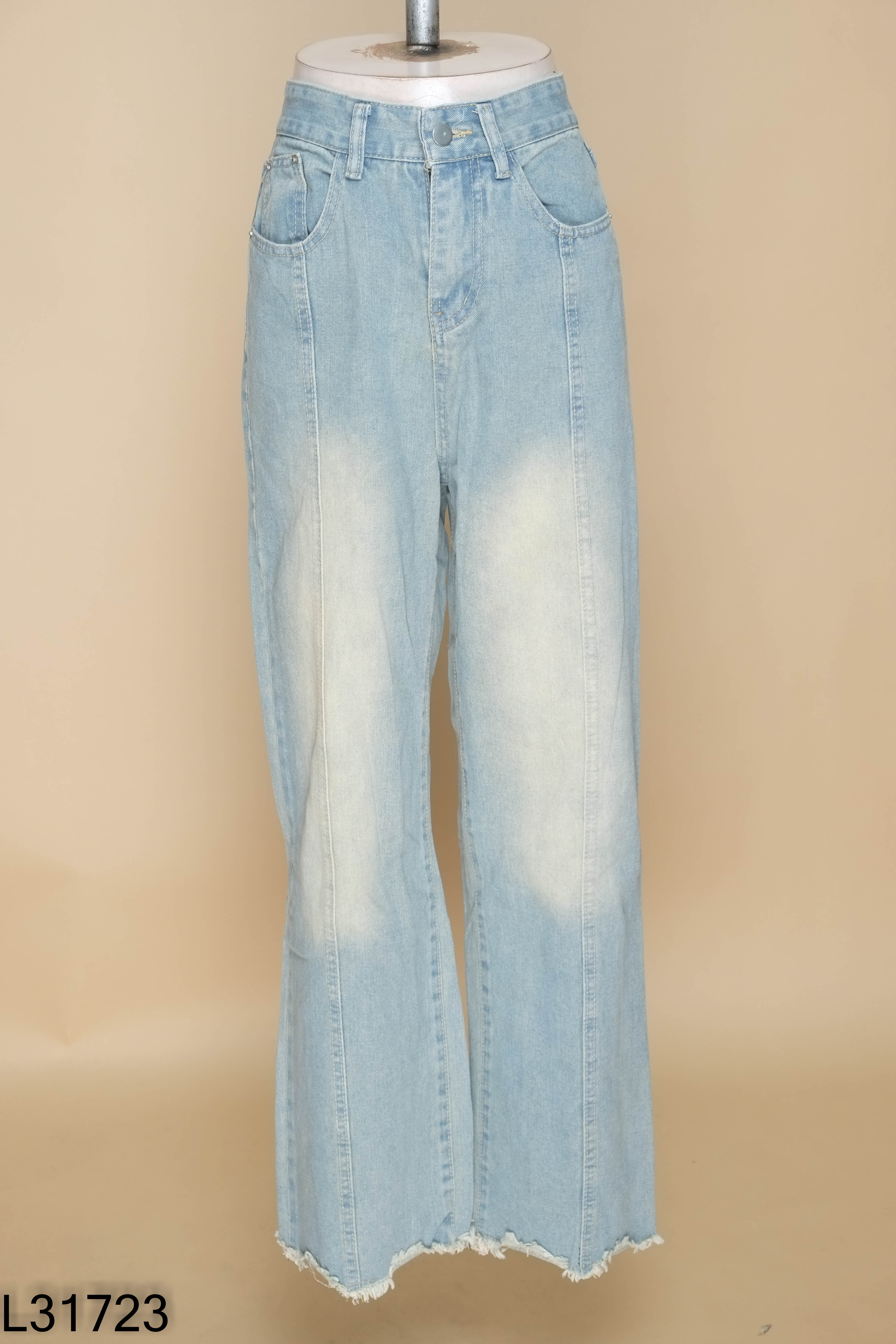 Quần jeans xanh trơn viển rua
