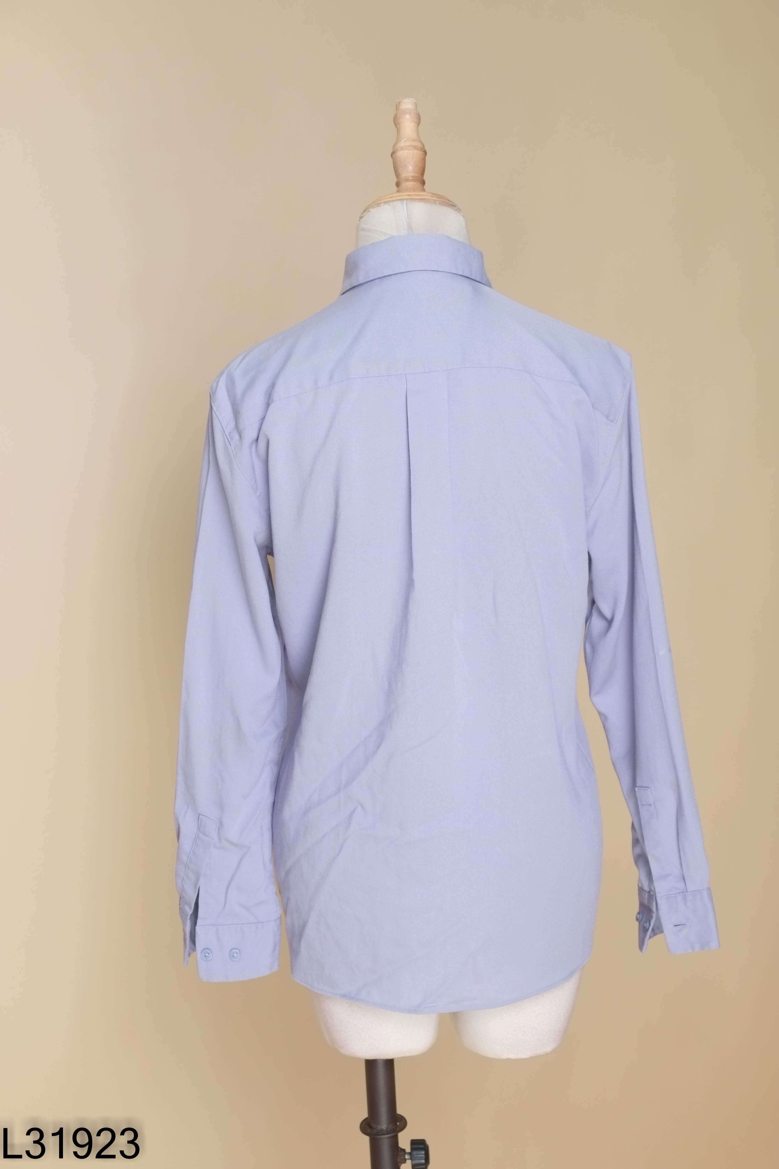 Áo sơ mi UNIQLO tím pastel