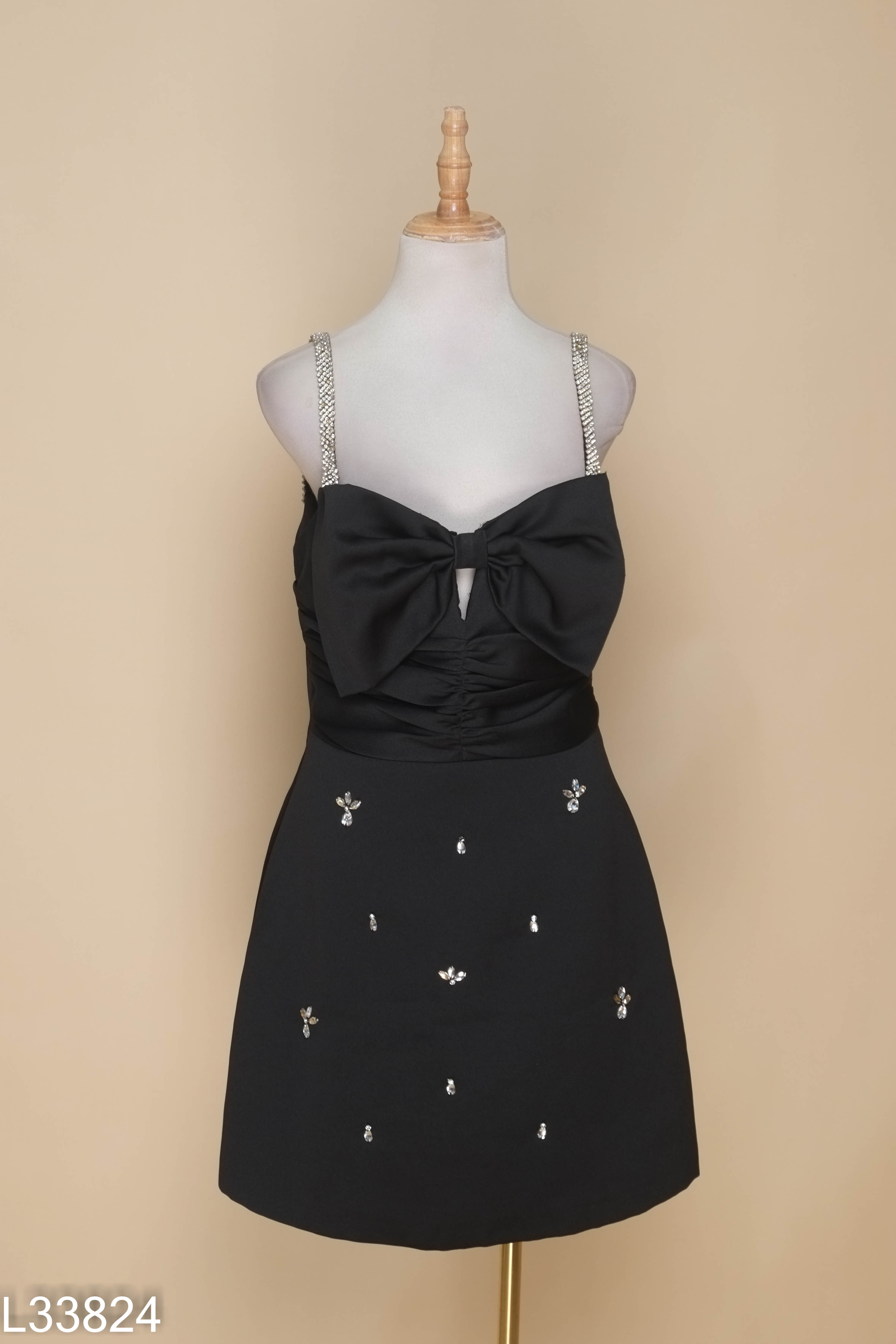 Váy đen DAO LINH DESIGN đính đá