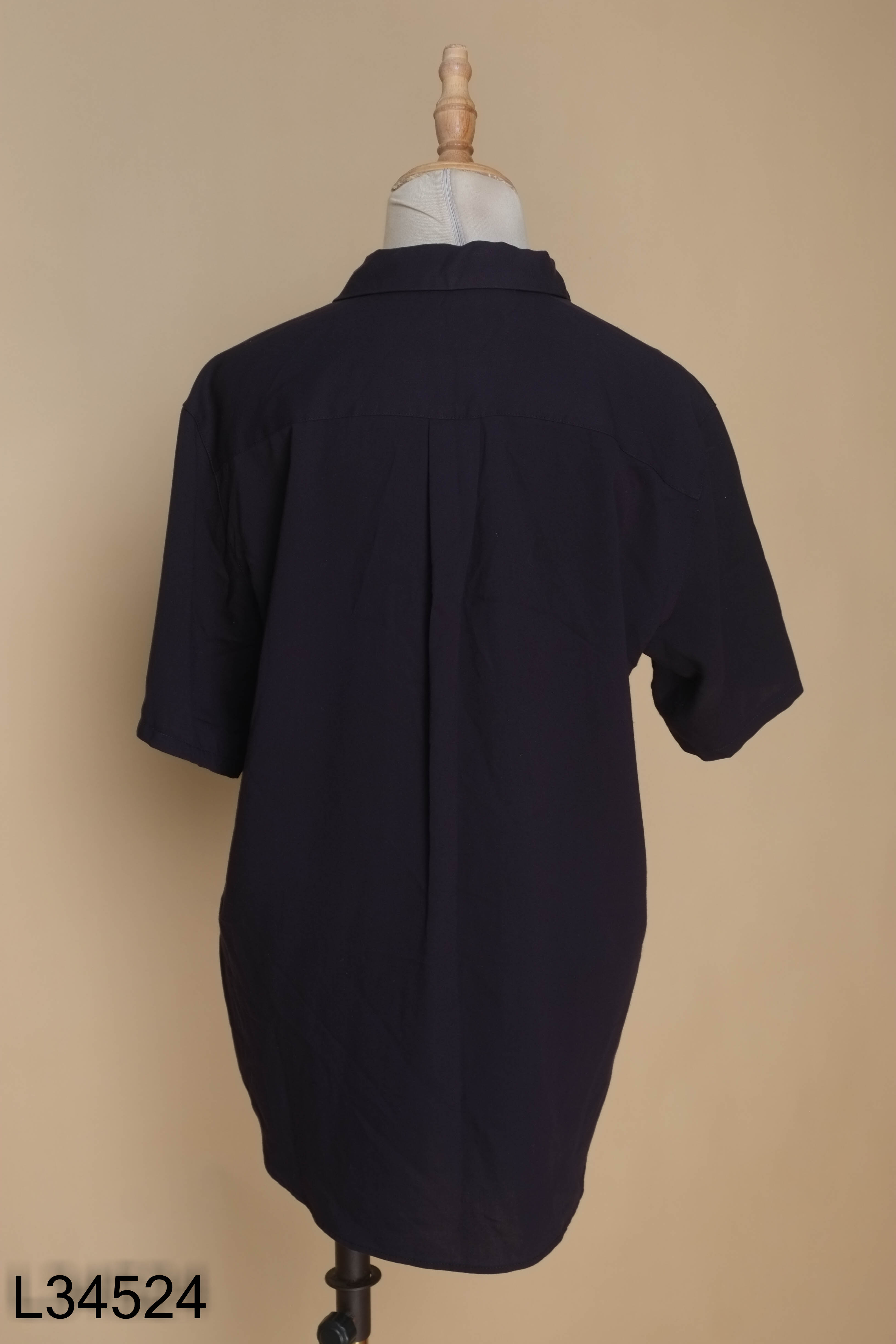 Áo UNIQLO sơ mi xanh