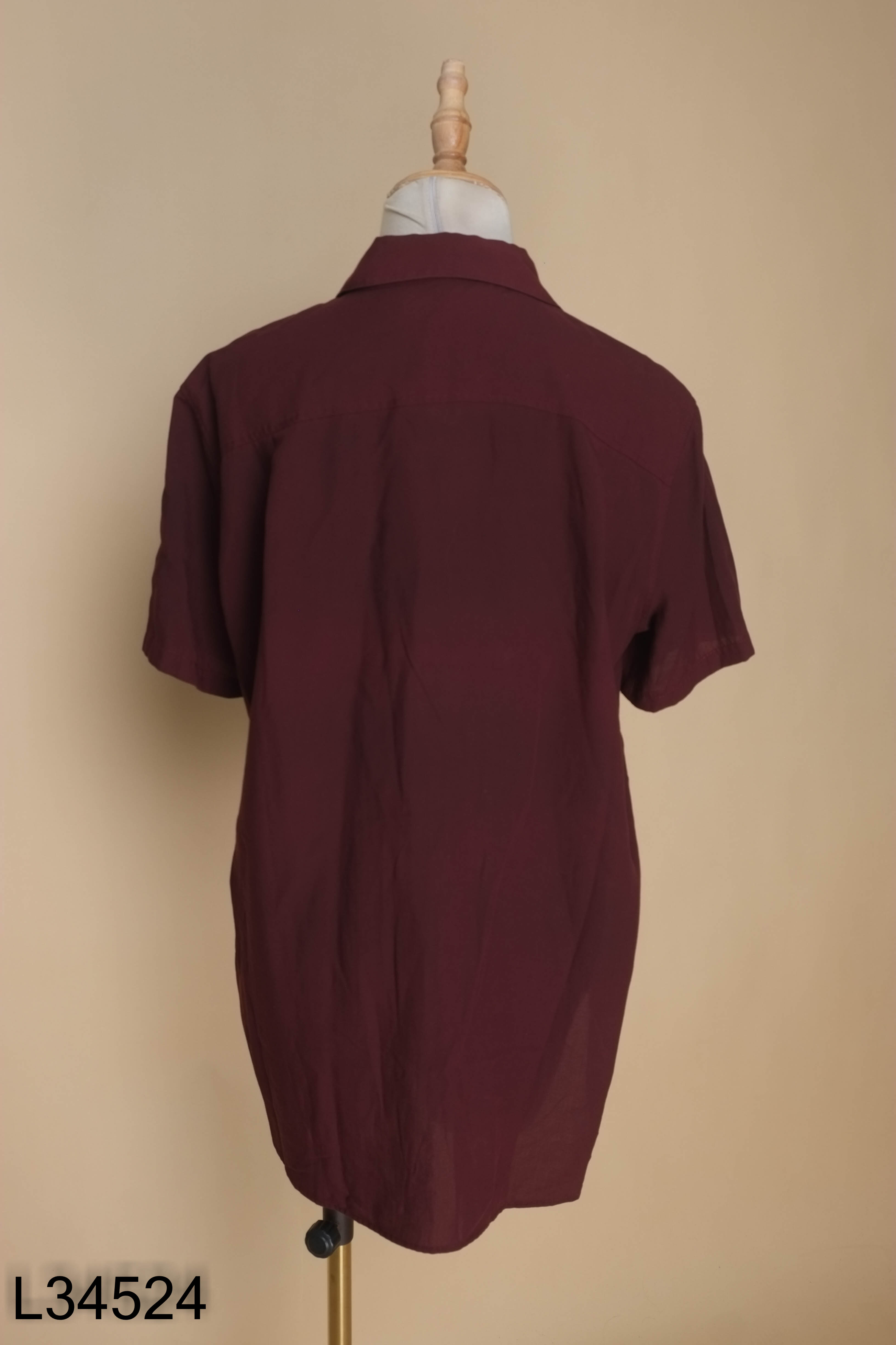 Áo UNIQLO sơ mi đỏ
