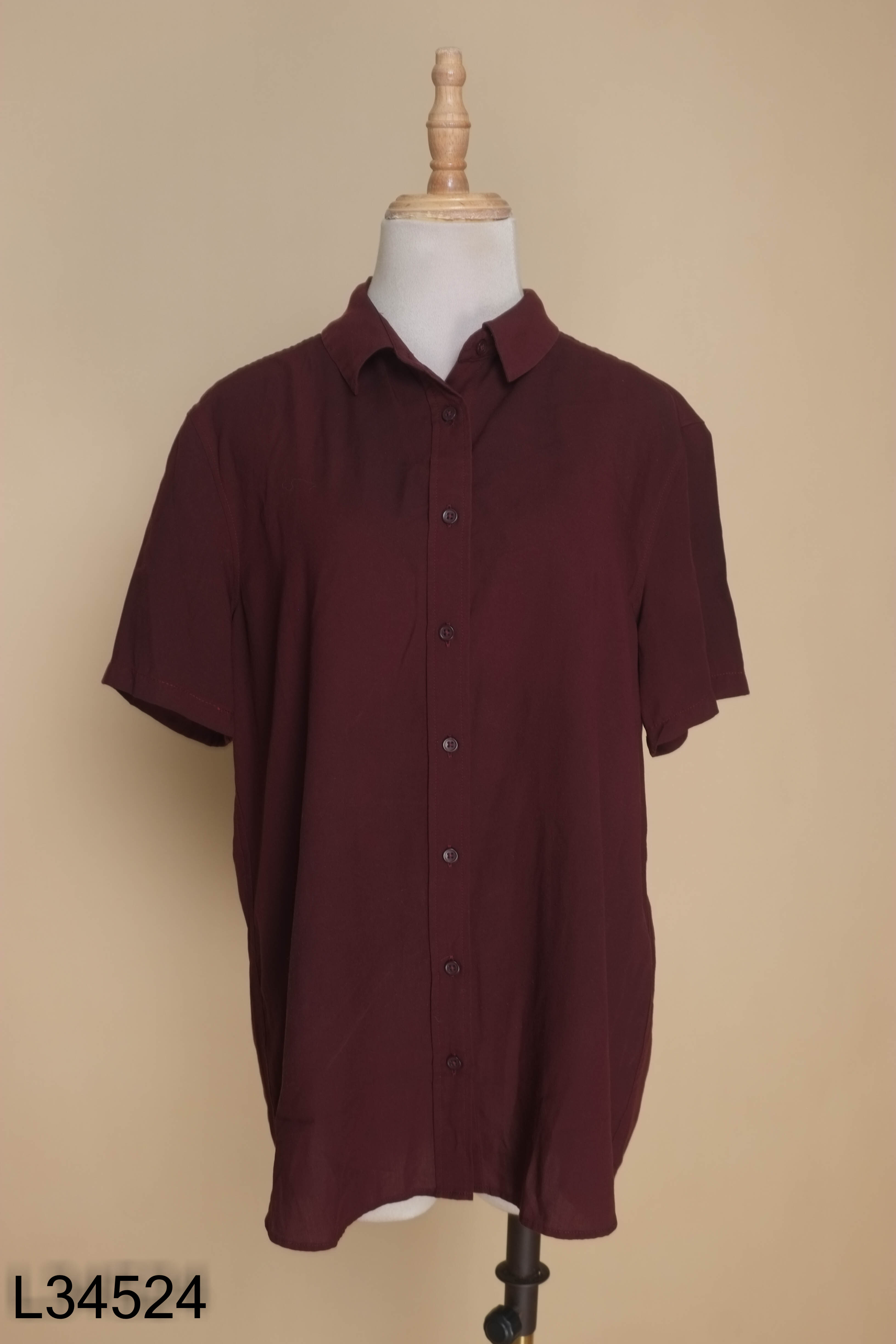 Áo UNIQLO sơ mi đỏ