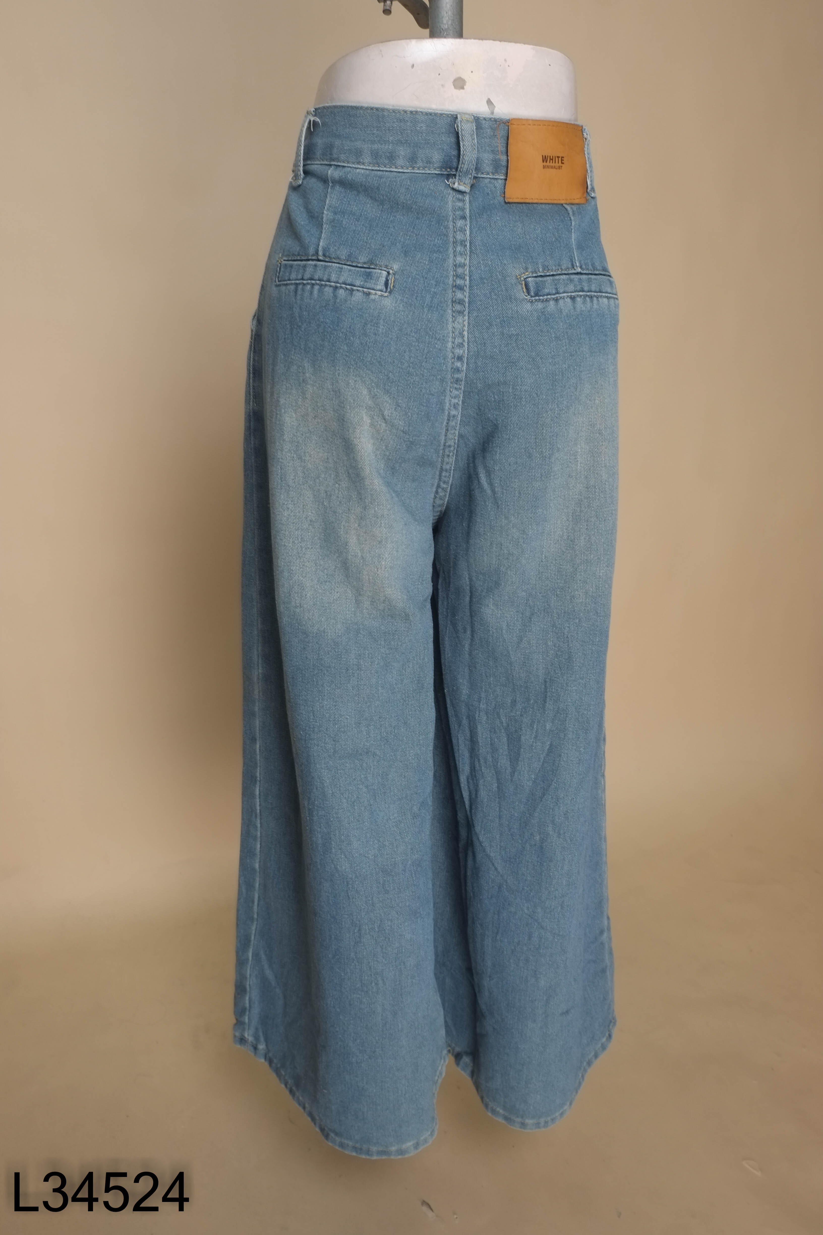 Quần jeans xanh ống rộng