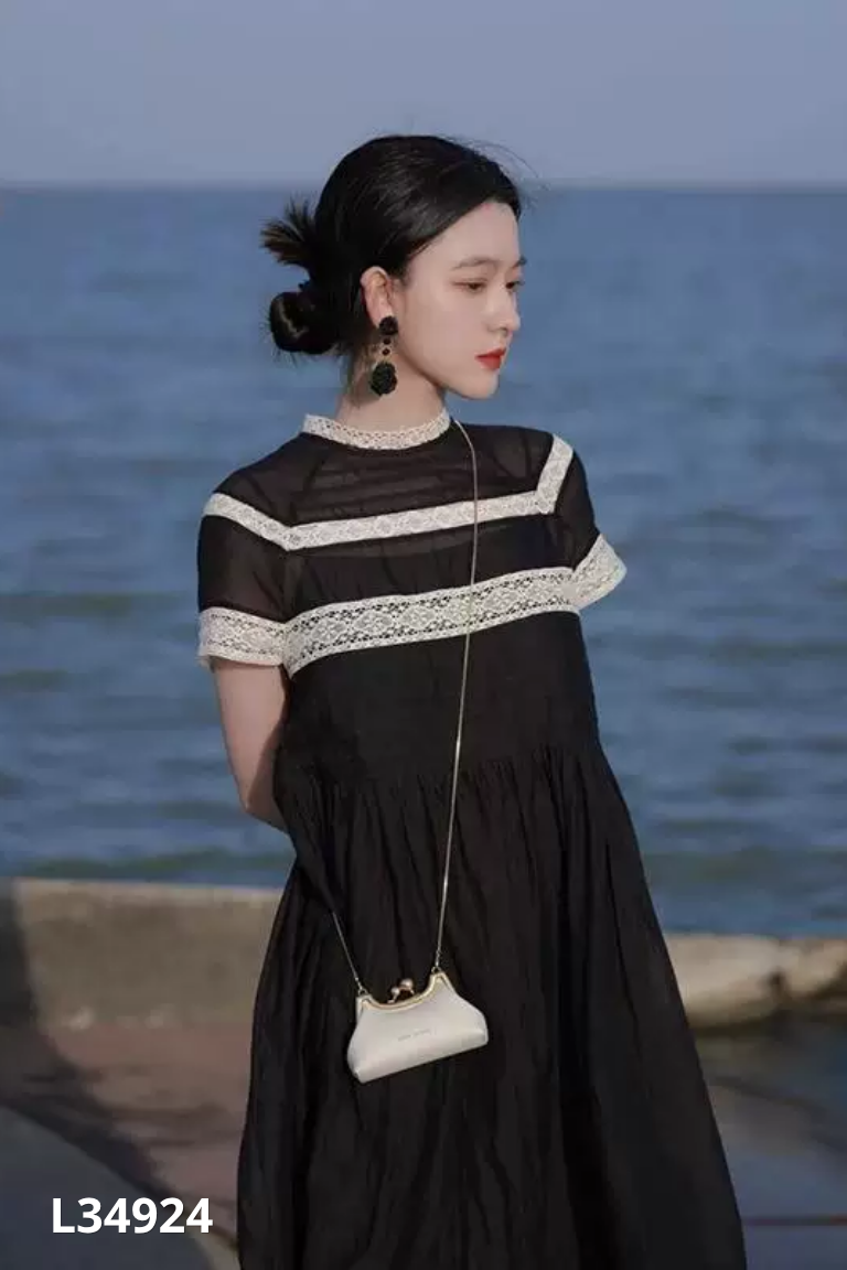 NEWTAG DI YI ZI set đen phối ren