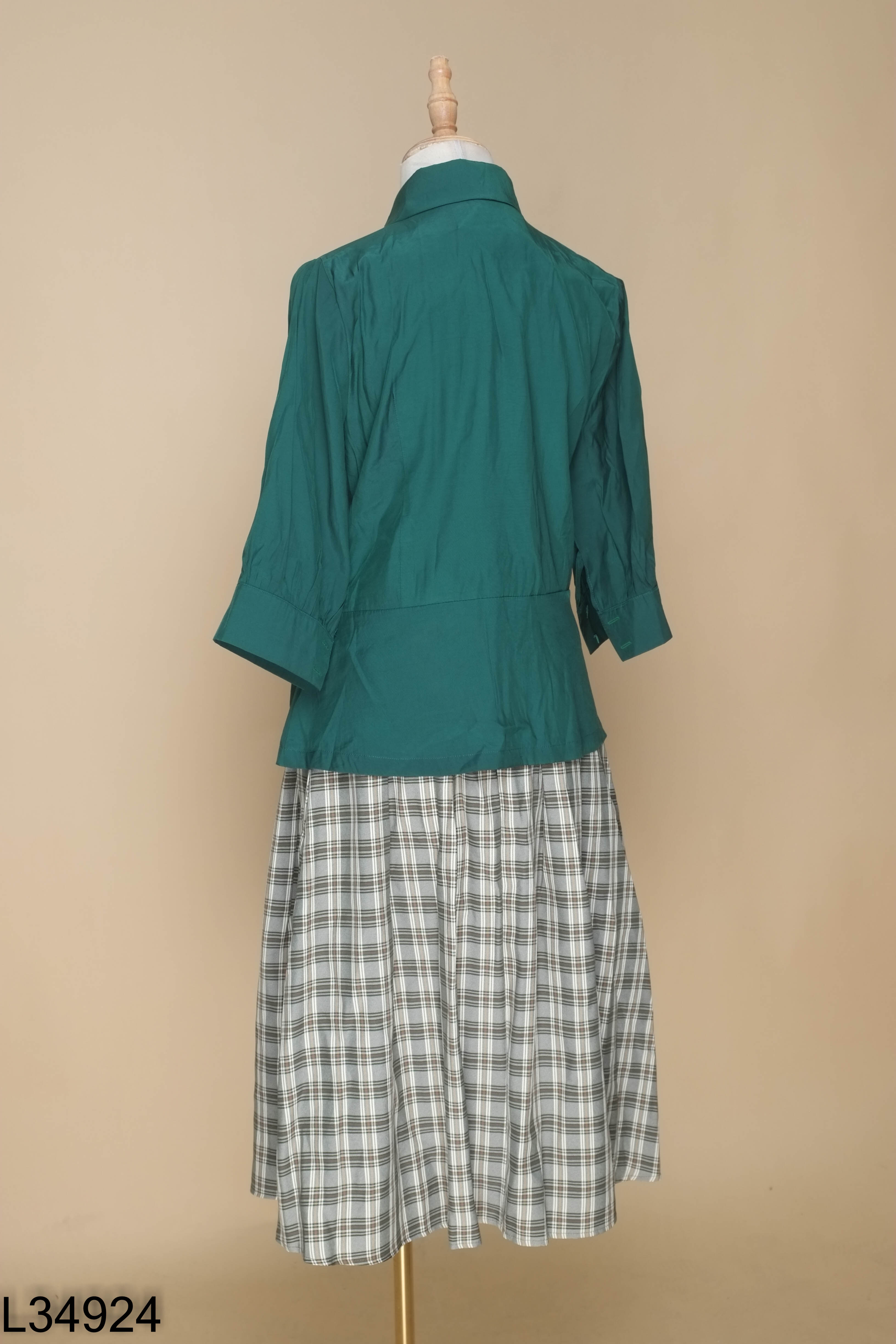 NEWTAG BY HUONG set xanh+váy kẻ