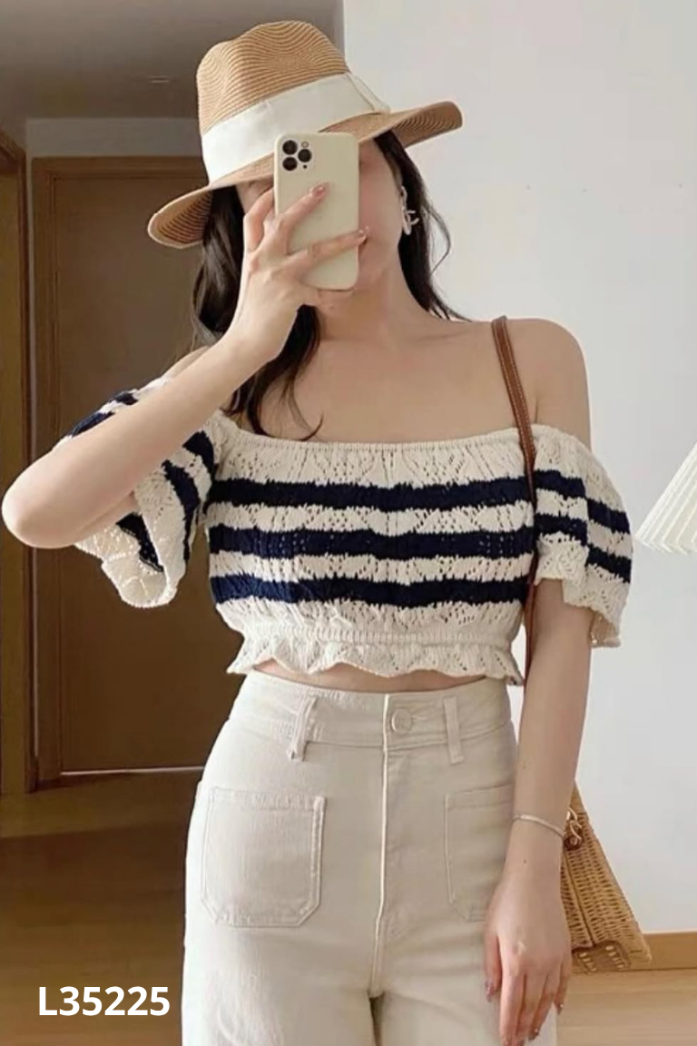 Áo trắng kem kẻ xanh than