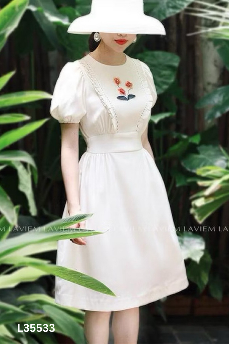 Váy trắng LAVIEM tay phồng đính hoa