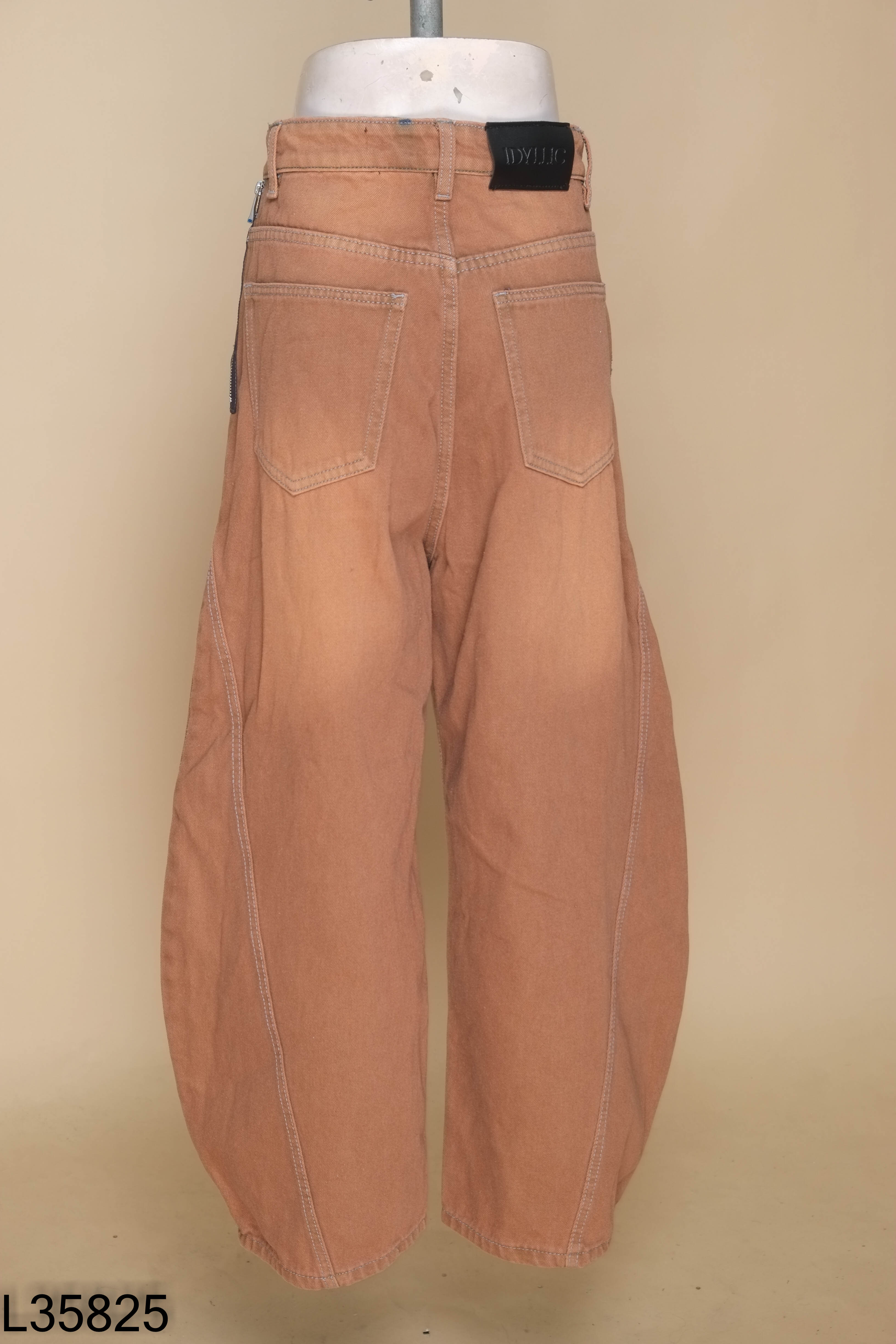 Quần jeans nâu suông
